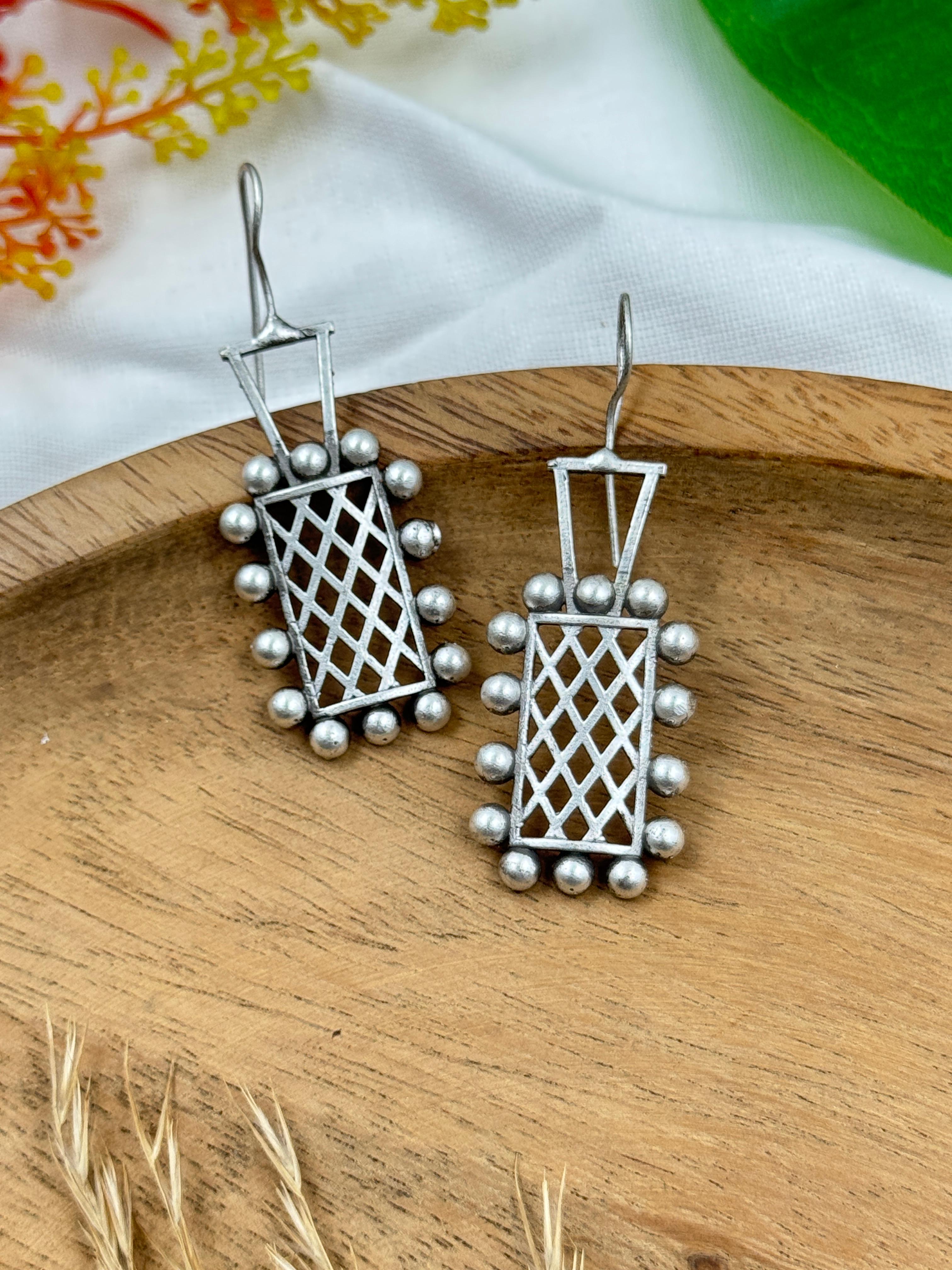 SIYA SILVER LOOKALIKE STUD EARRINGS