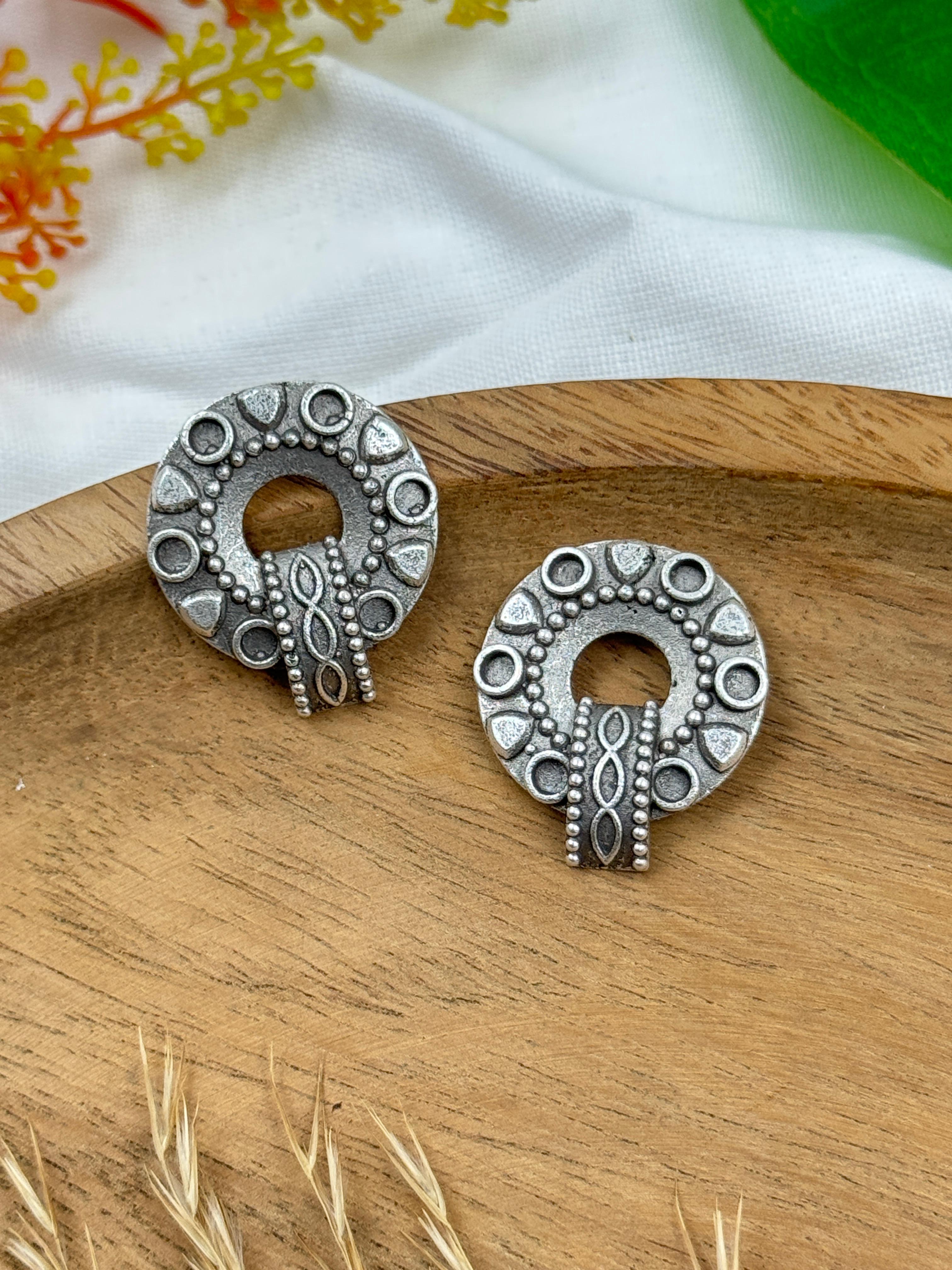AVNISHA SILVER LOOKALIKE STUD EARRINGS