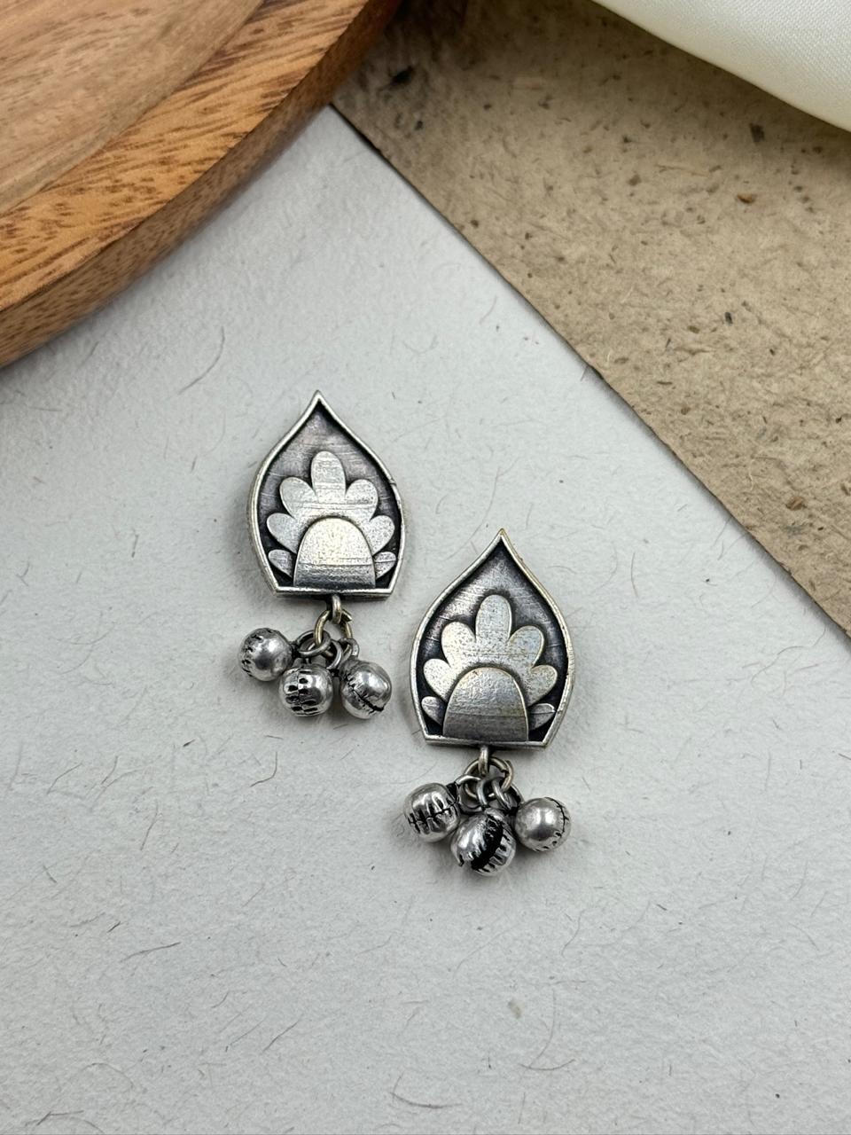 TANVI SILVER LOOKALIKE DANGLER EARRINGS