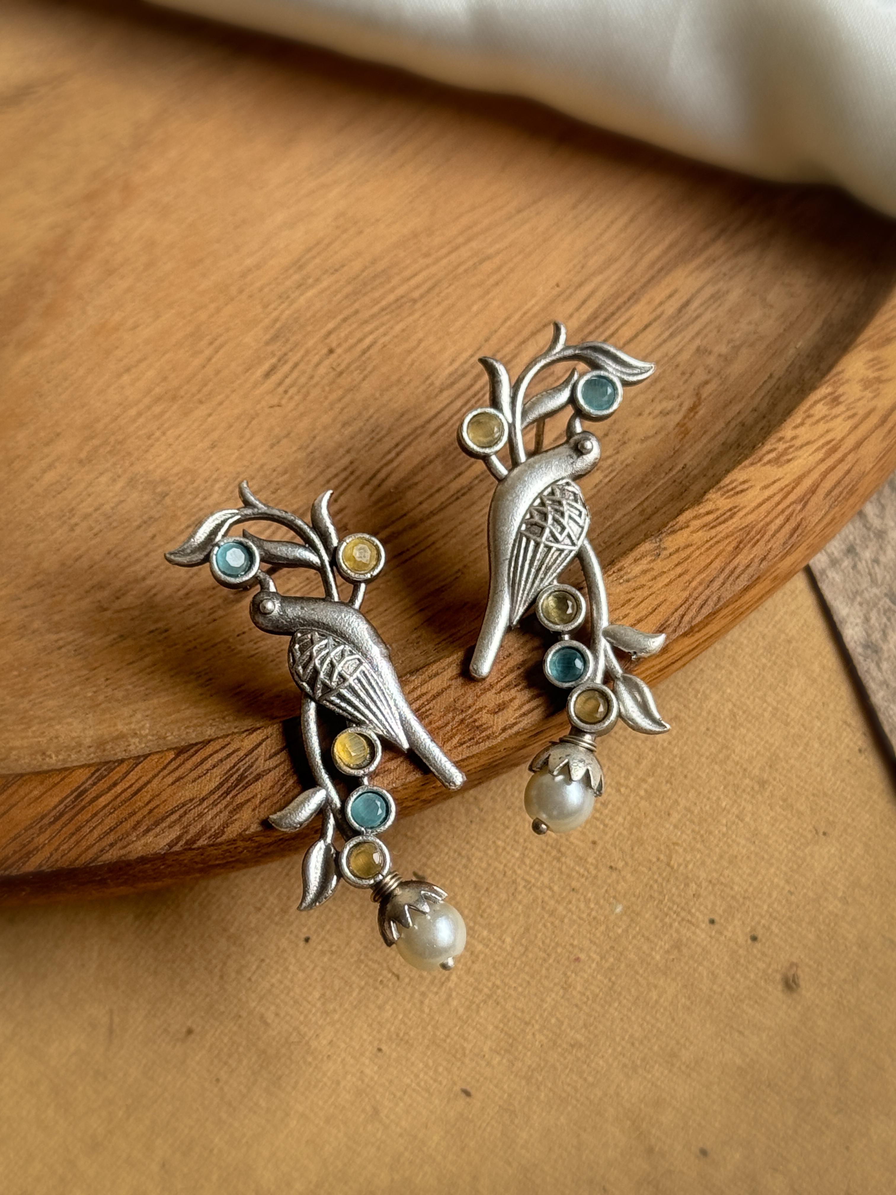 PIYA OXIDISED STUD EARRINGS