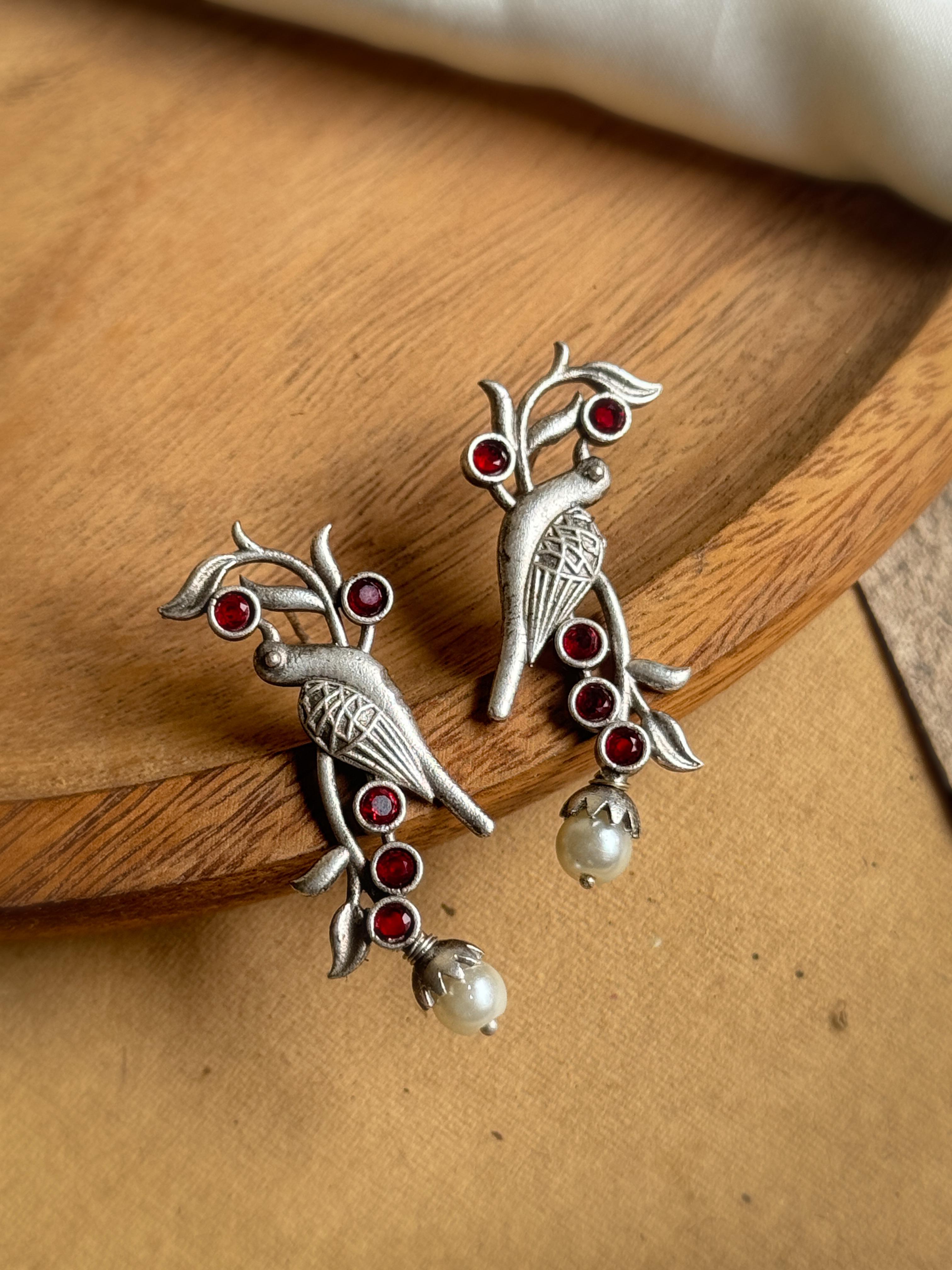 PIYA OXIDISED STUD EARRINGS