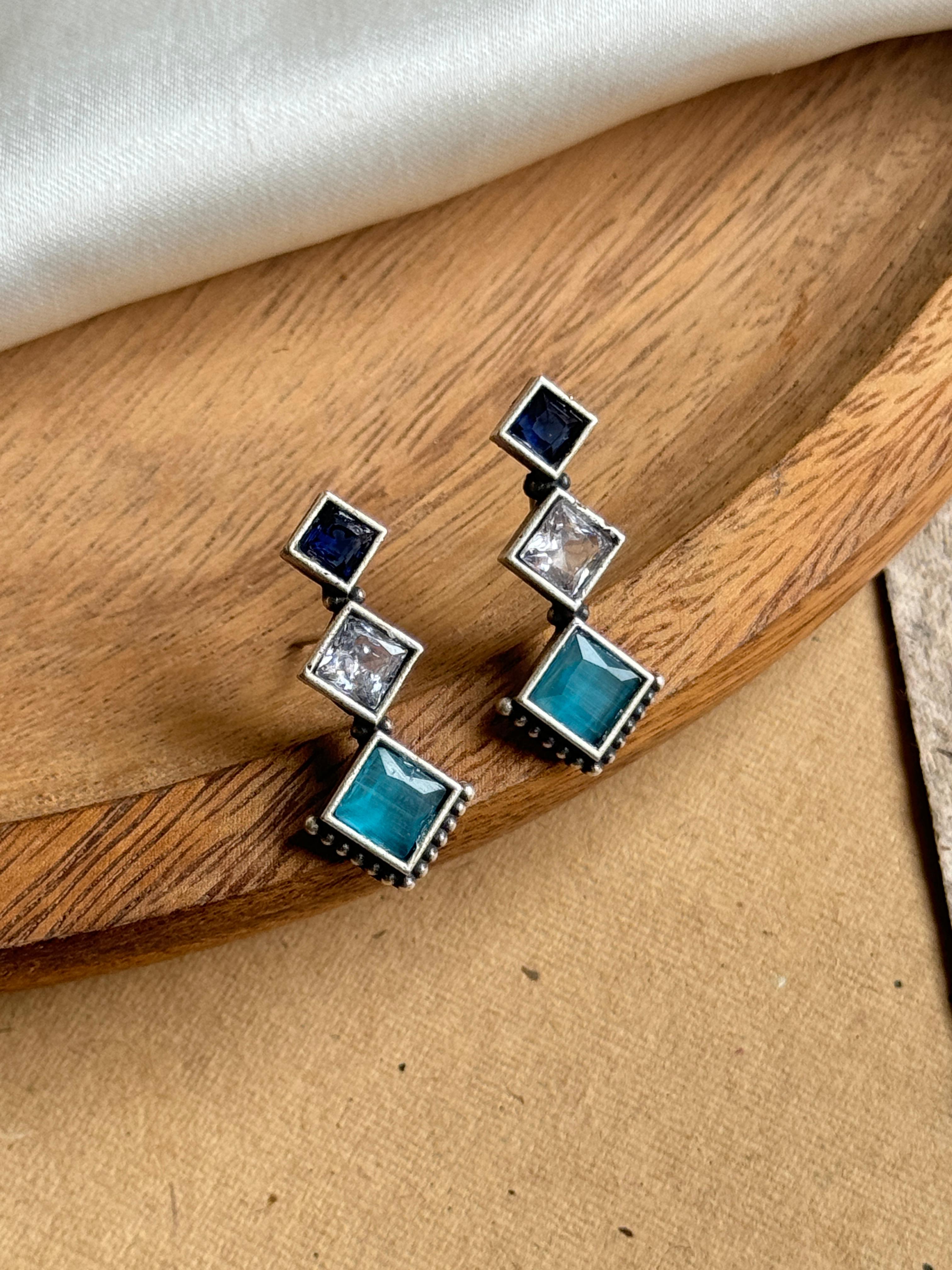 AARVI OXIDISED STUD EARRINGS
