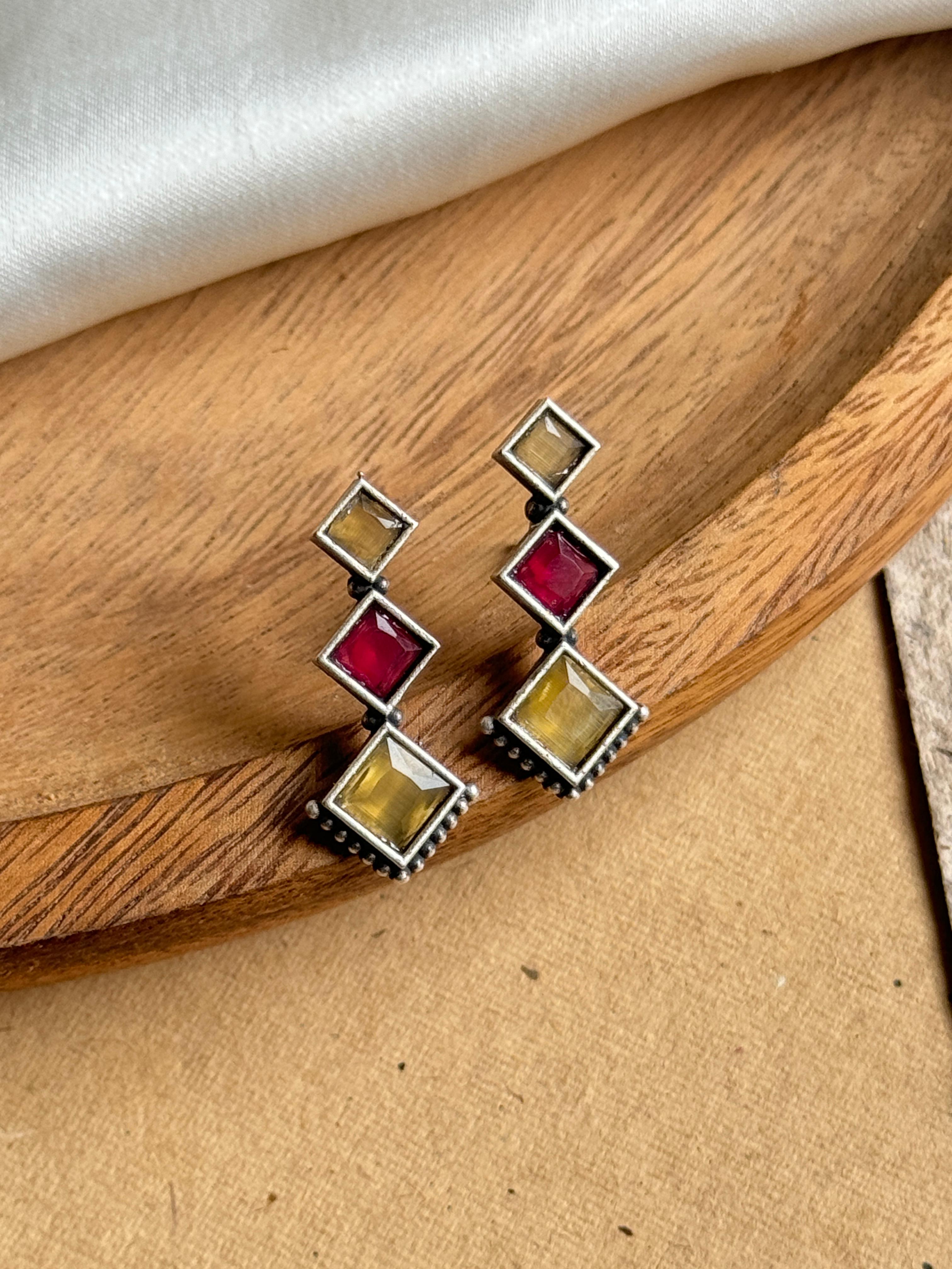 AARVI OXIDISED STUD EARRINGS
