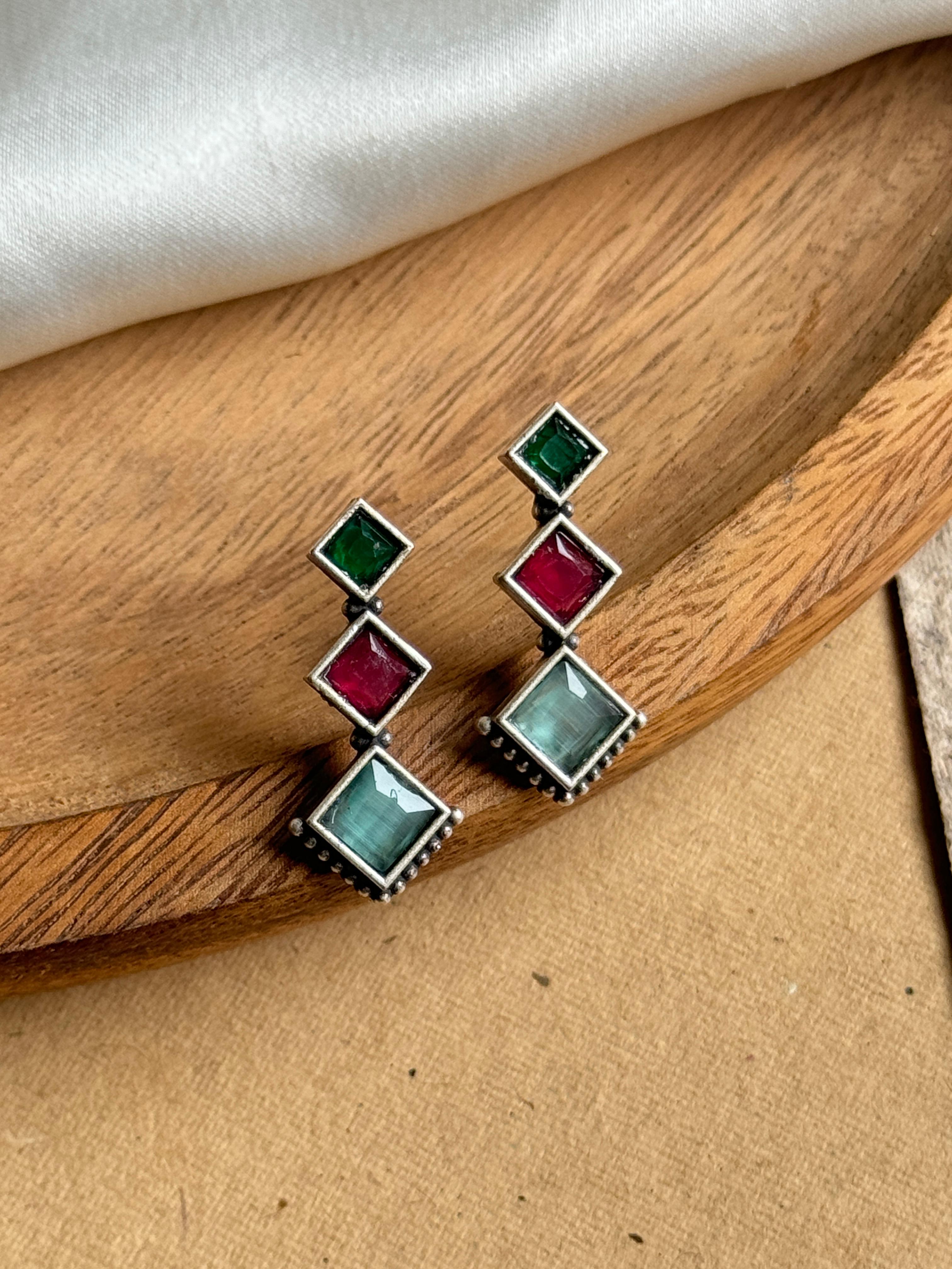 AARVI OXIDISED STUD EARRINGS