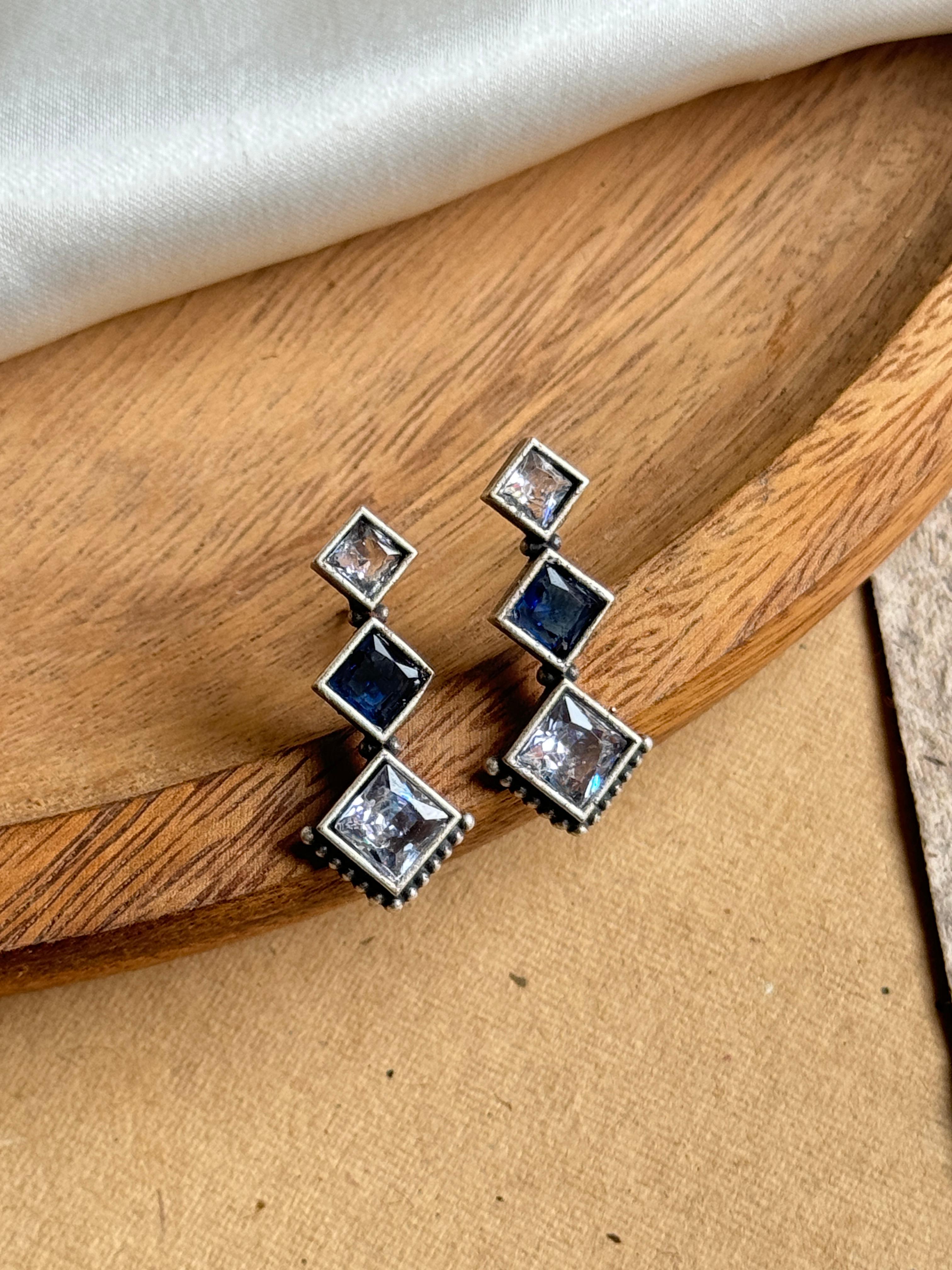 AARVI OXIDISED STUD EARRINGS