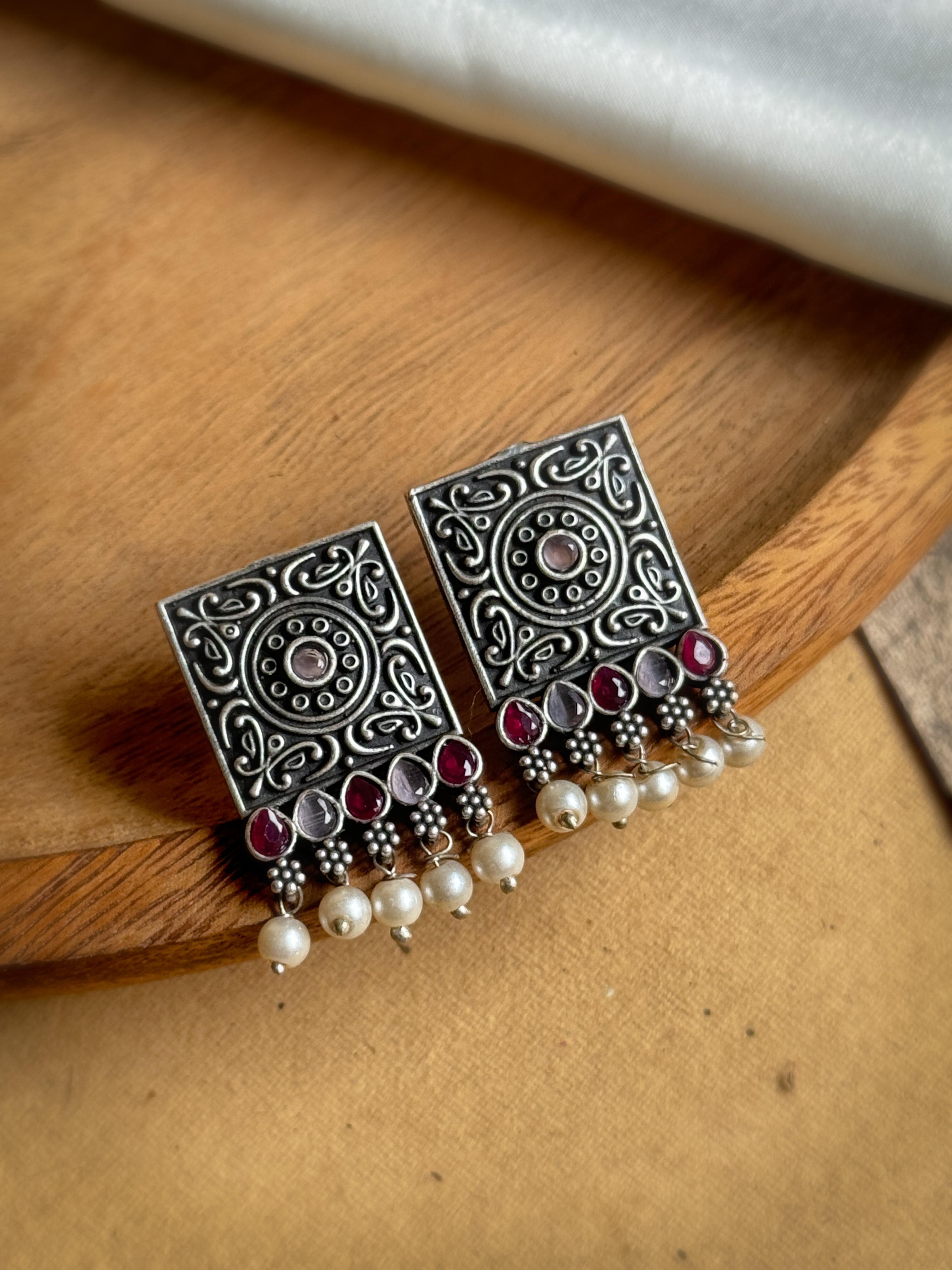 ARDRA OXIDISED STONE STUD EARRINGS