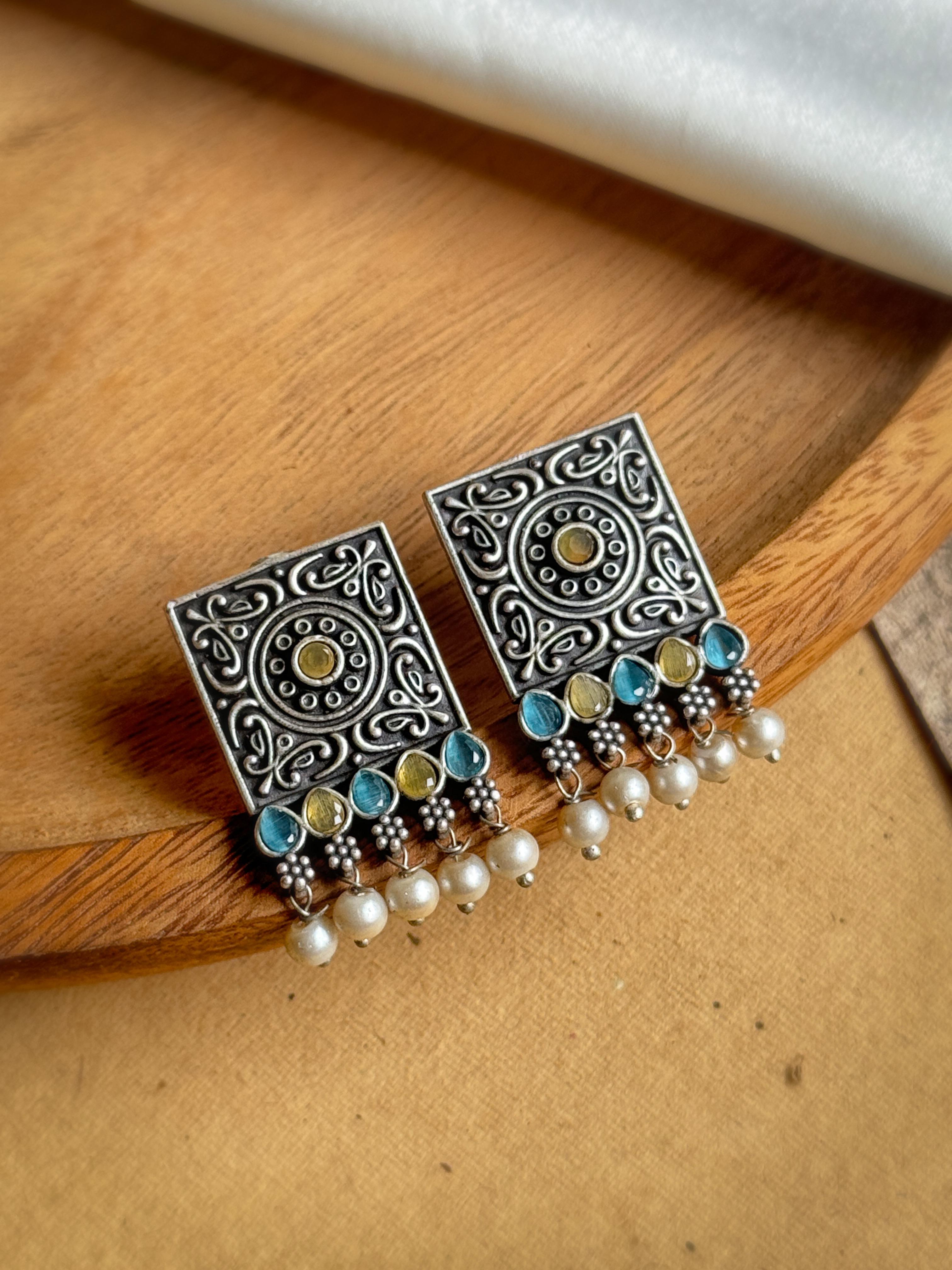 ARDRA OXIDISED STONE STUD EARRINGS