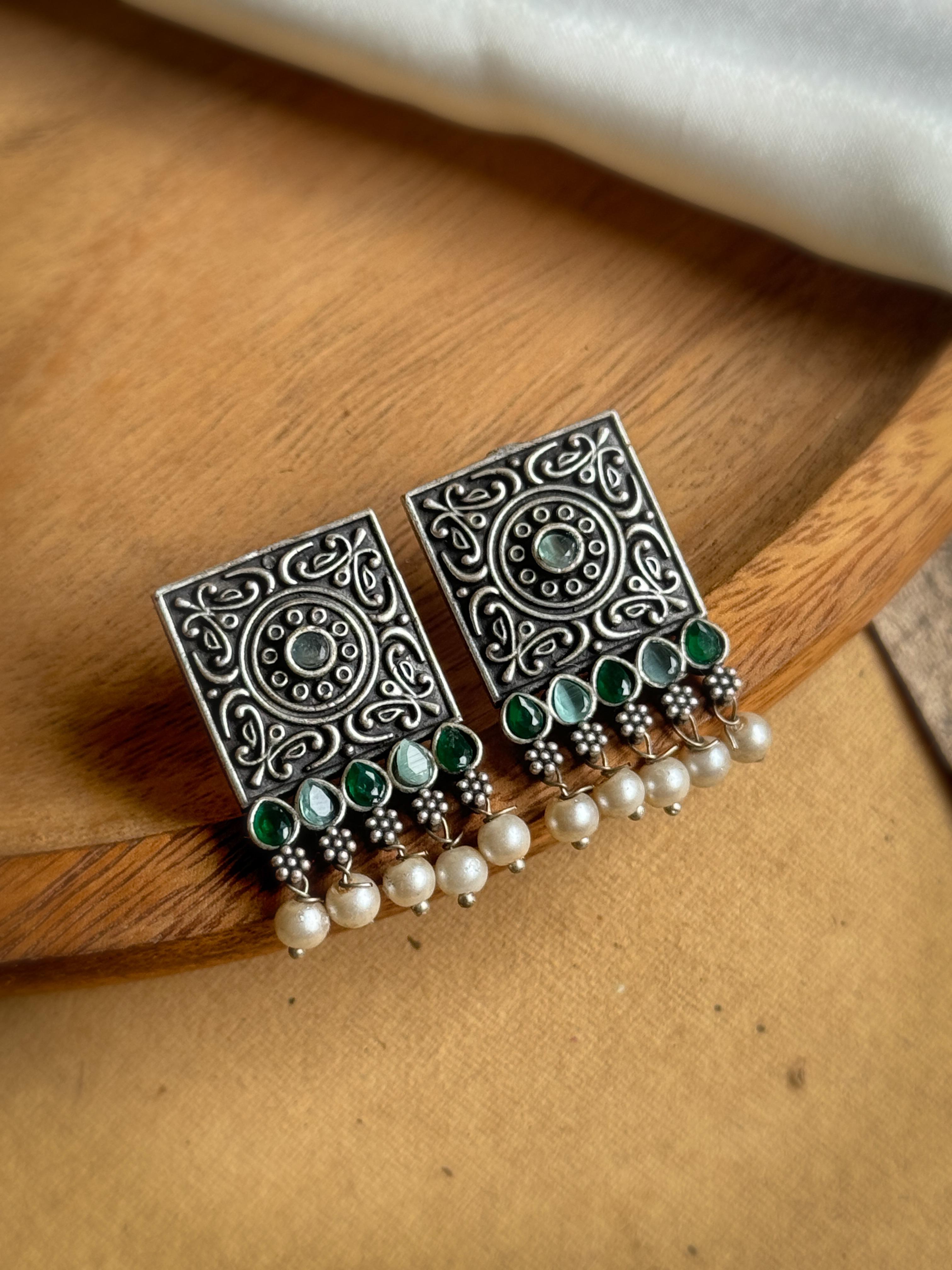 ARDRA OXIDISED STONE STUD EARRINGS