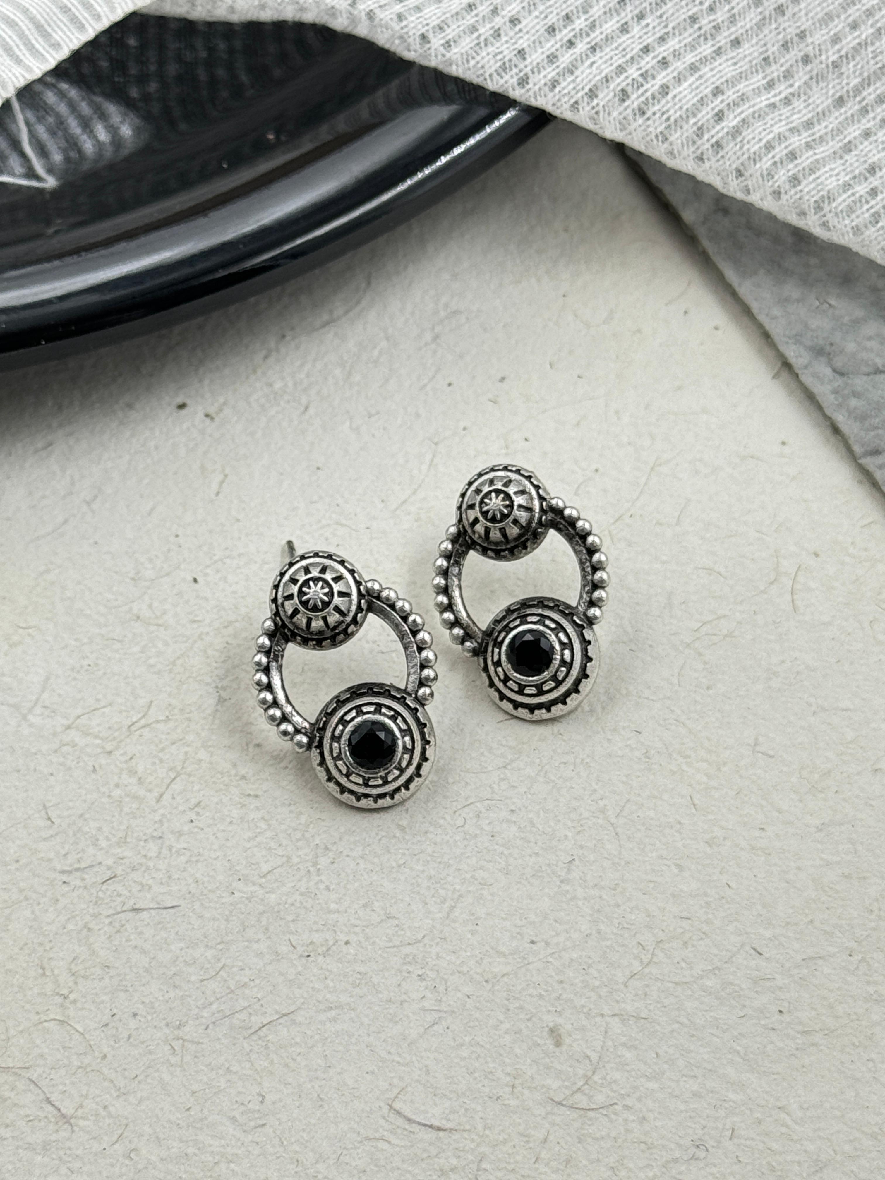 ANIKA OXIDISED STONE STUD EARRINGS
