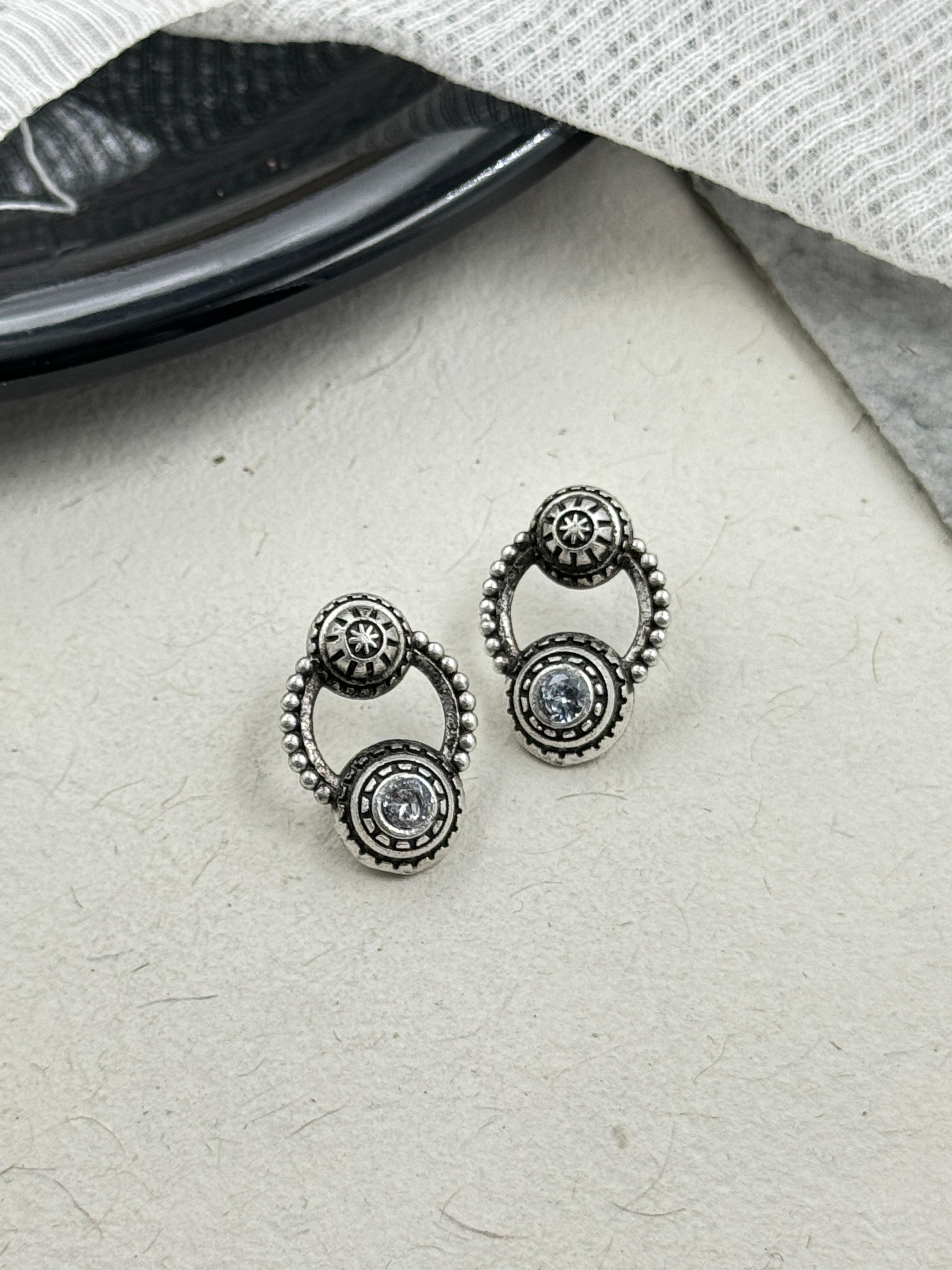 ANIKA OXIDISED STONE STUD EARRINGS