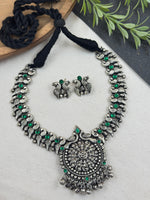 Load image into Gallery viewer, ADHIRA HANDMADE STONE NECKLACE SET