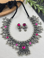 Load image into Gallery viewer, Vamika Stone Necklace Set