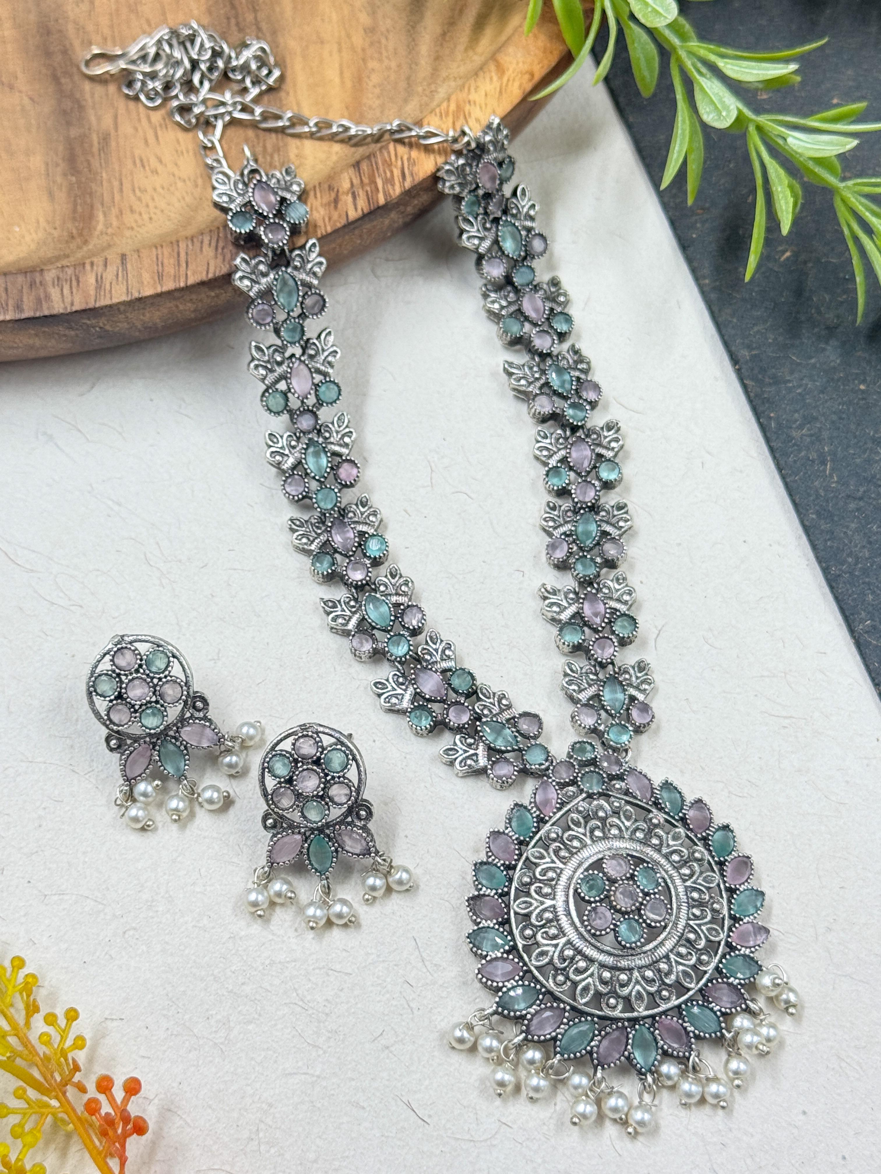 Hiya Stone Necklace Set