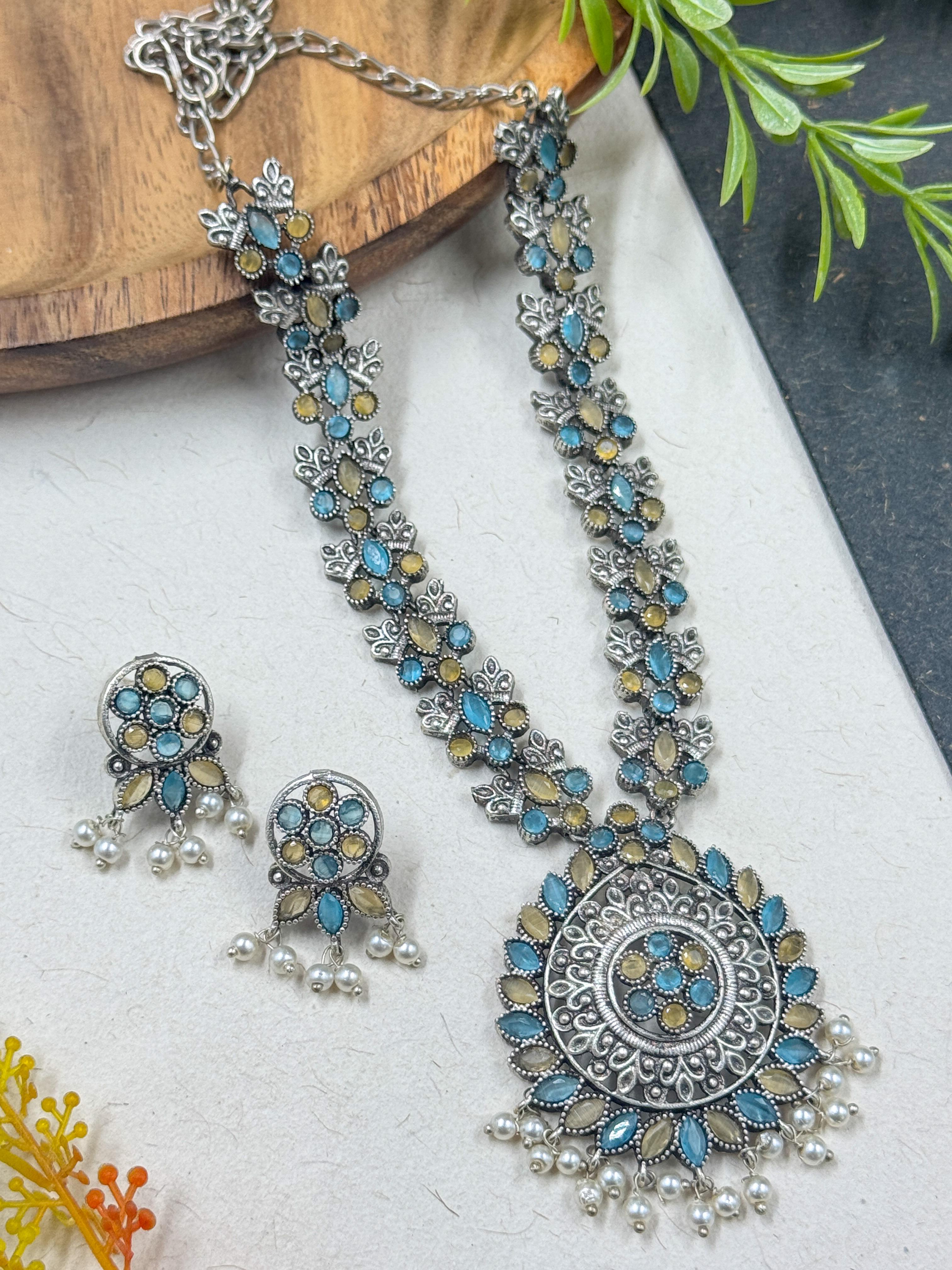 Hiya Stone Necklace Set