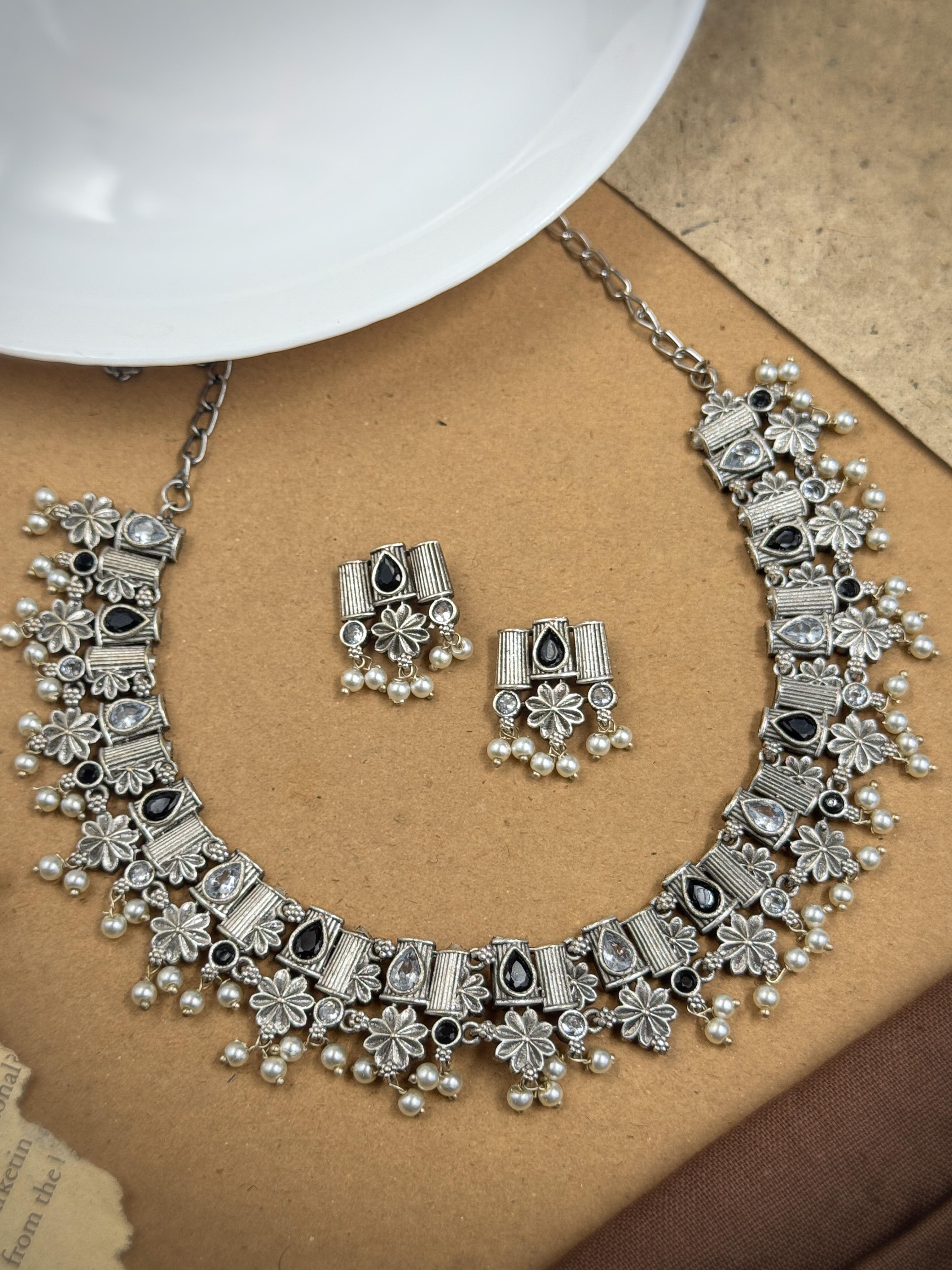 Anvy Stone Necklace Set