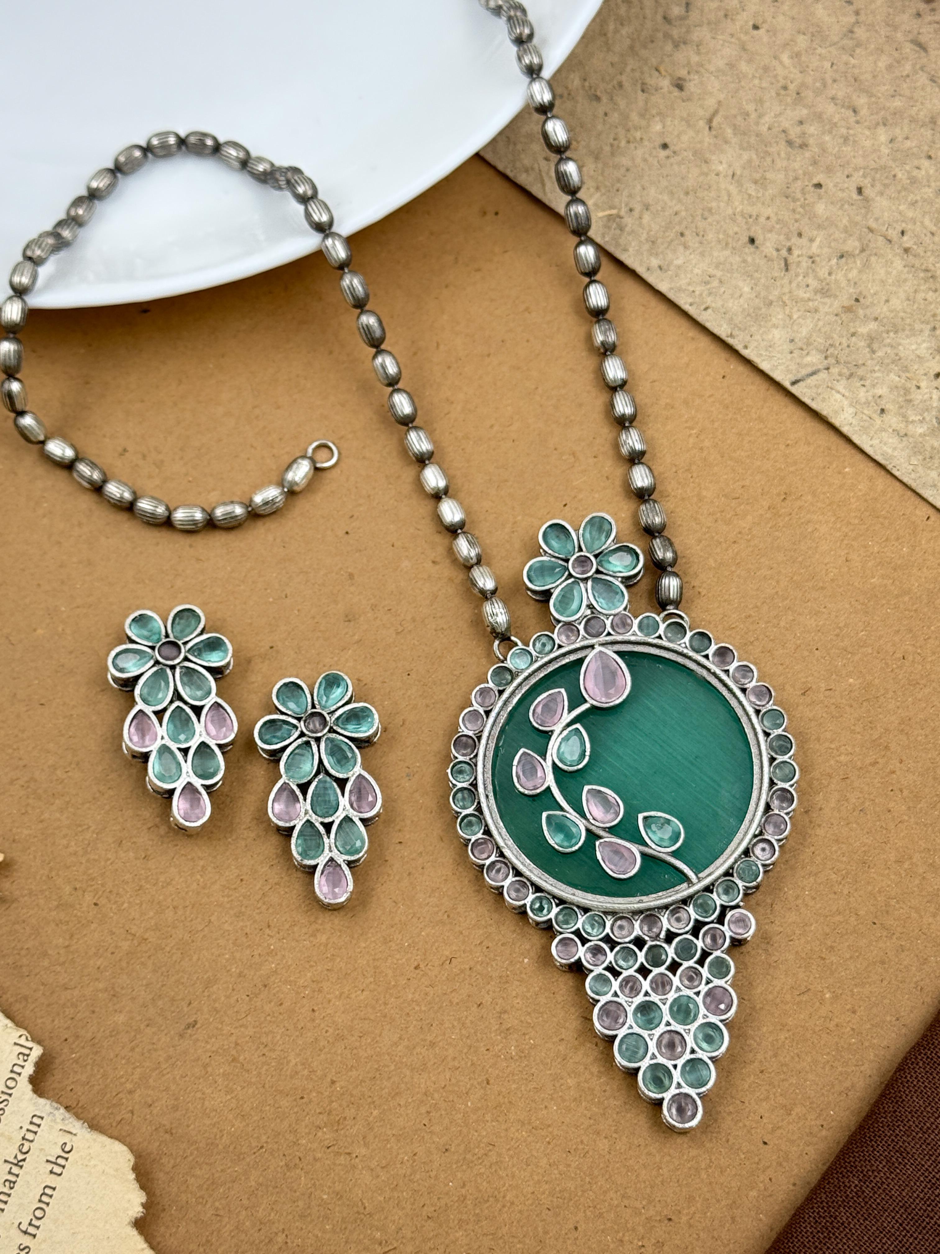 Dia Stone Necklace Set