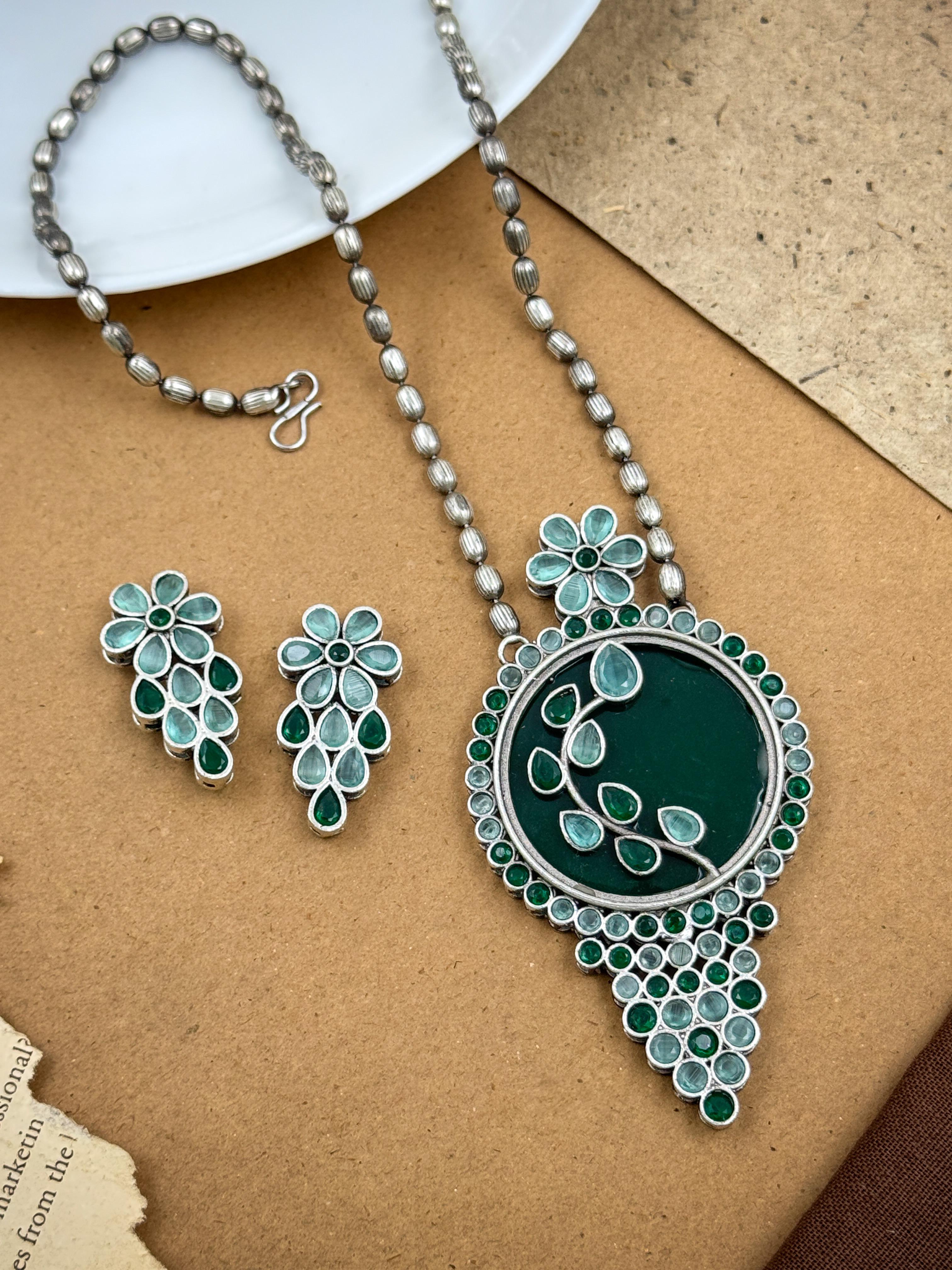 Dia Stone Necklace Set