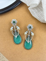 Load image into Gallery viewer, RAYA STUD EARRINGS