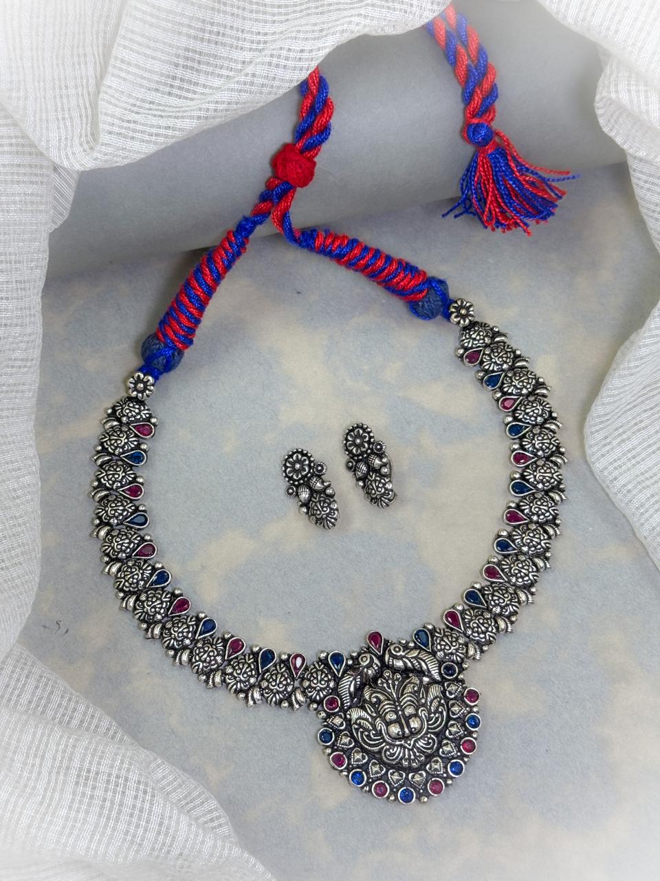 ADVIKA HANDMADE STONE NECKLACE SET