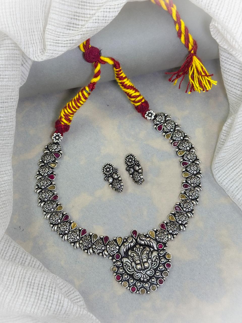 ADVIKA HANDMADE STONE NECKLACE SET