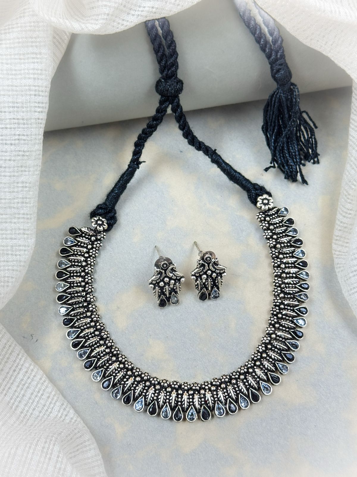 DRITI HANDMADE STONE NECKLACE SET