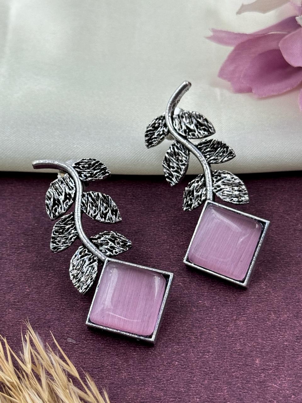 PARNIKA STUD EARRINGS