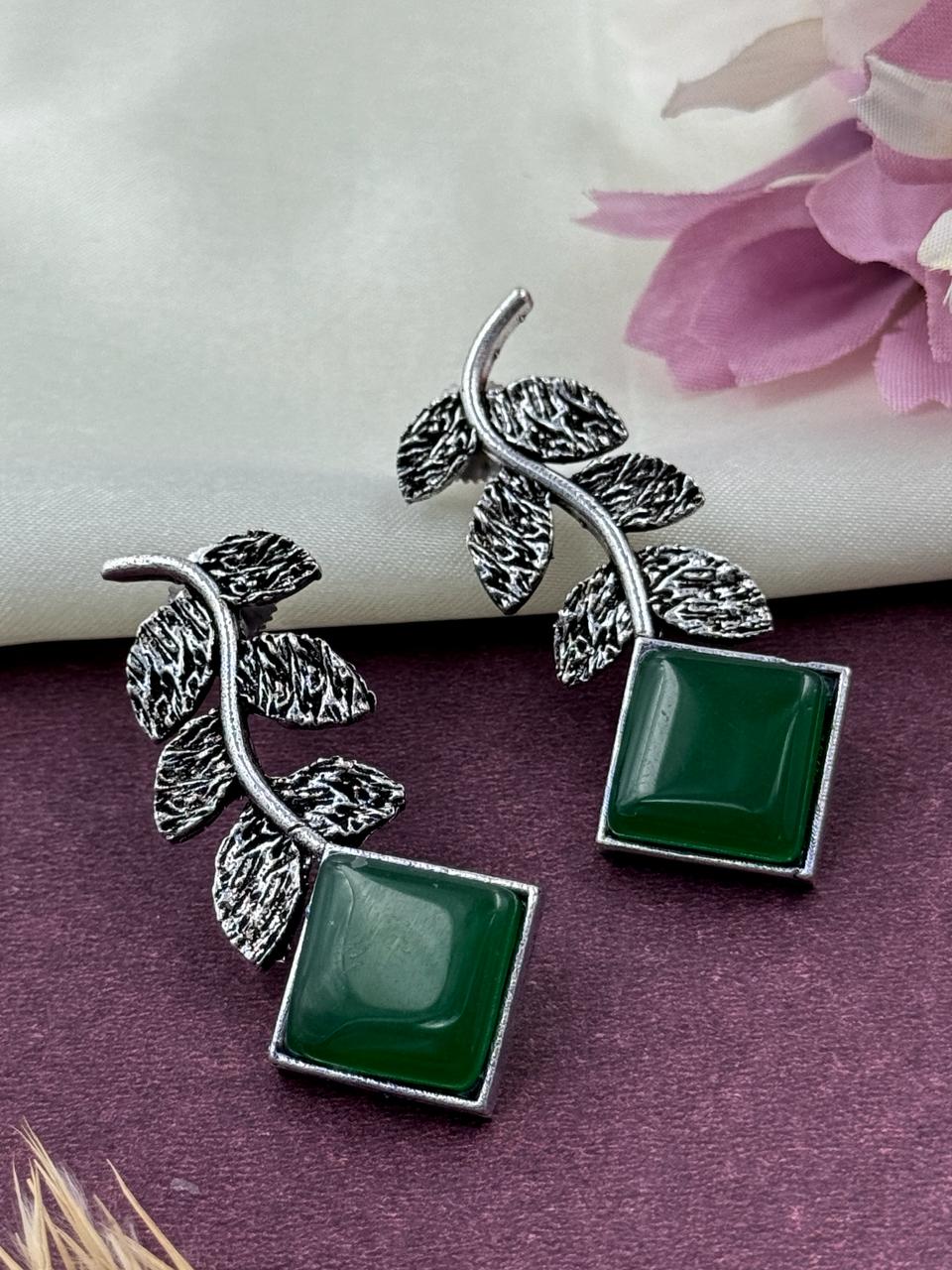PARNIKA STUD EARRINGS