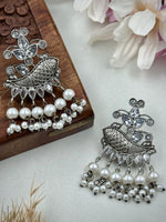 Load image into Gallery viewer, EKVIRA DANGLER EARRINGS