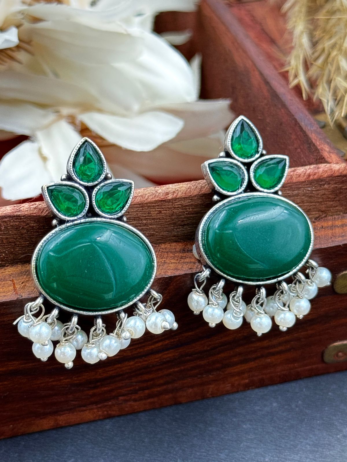 ADHVITA STUD EARRINGS