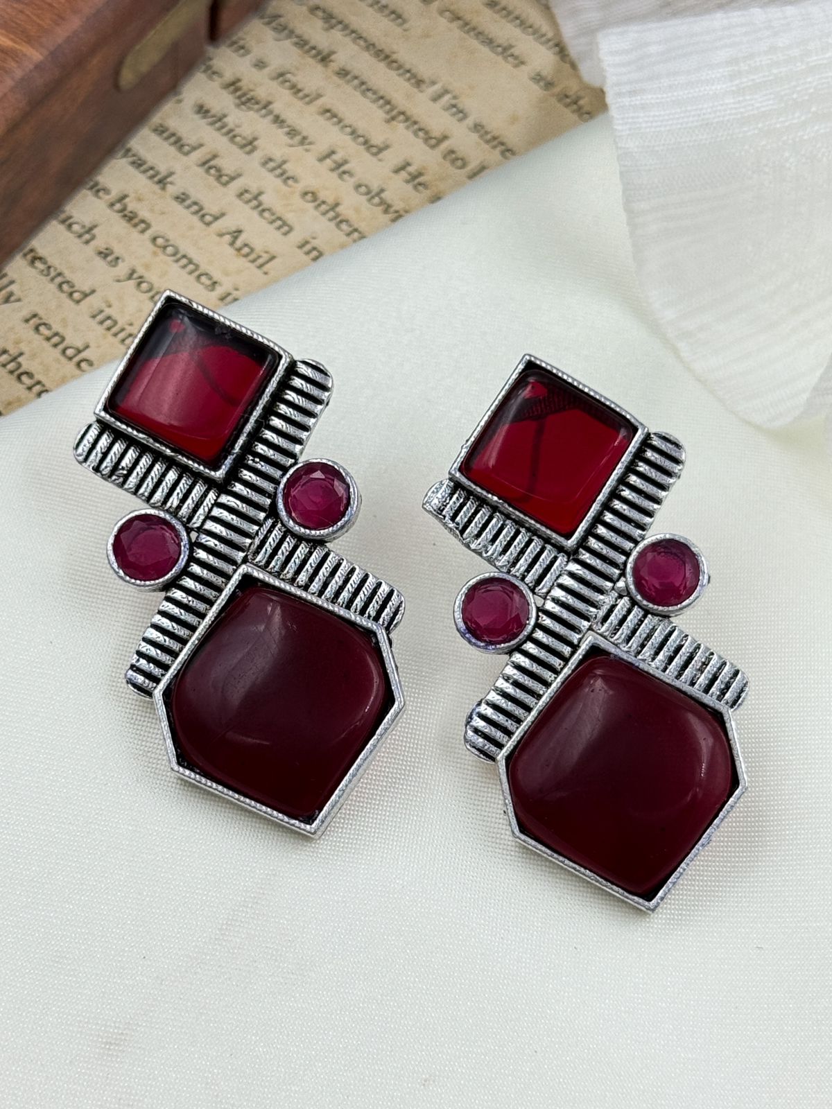 SIYA OXIDISED SILVER MONALISA STONE STUD EARRINGS