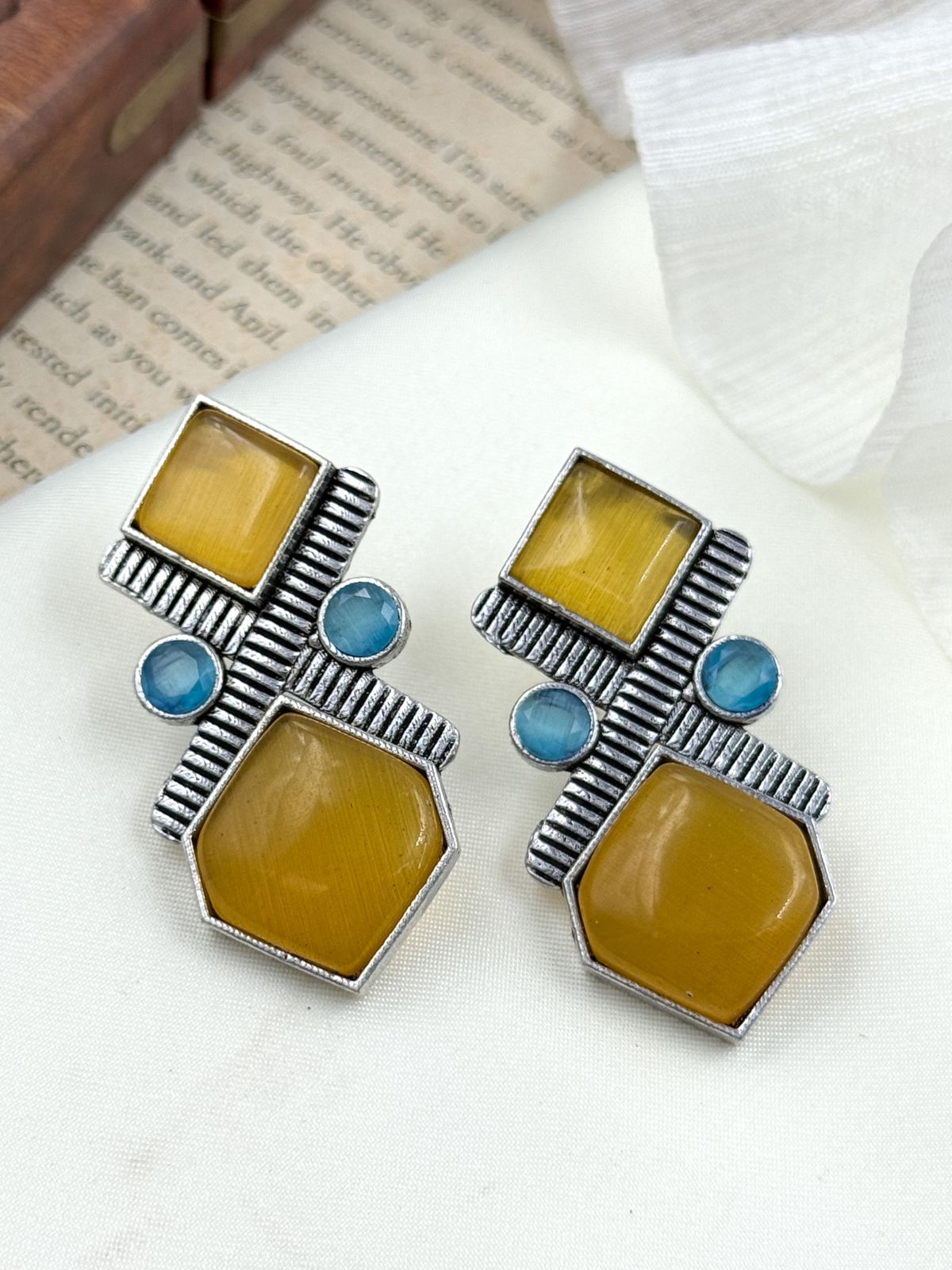 SIYA OXIDISED SILVER MONALISA STONE STUD EARRINGS