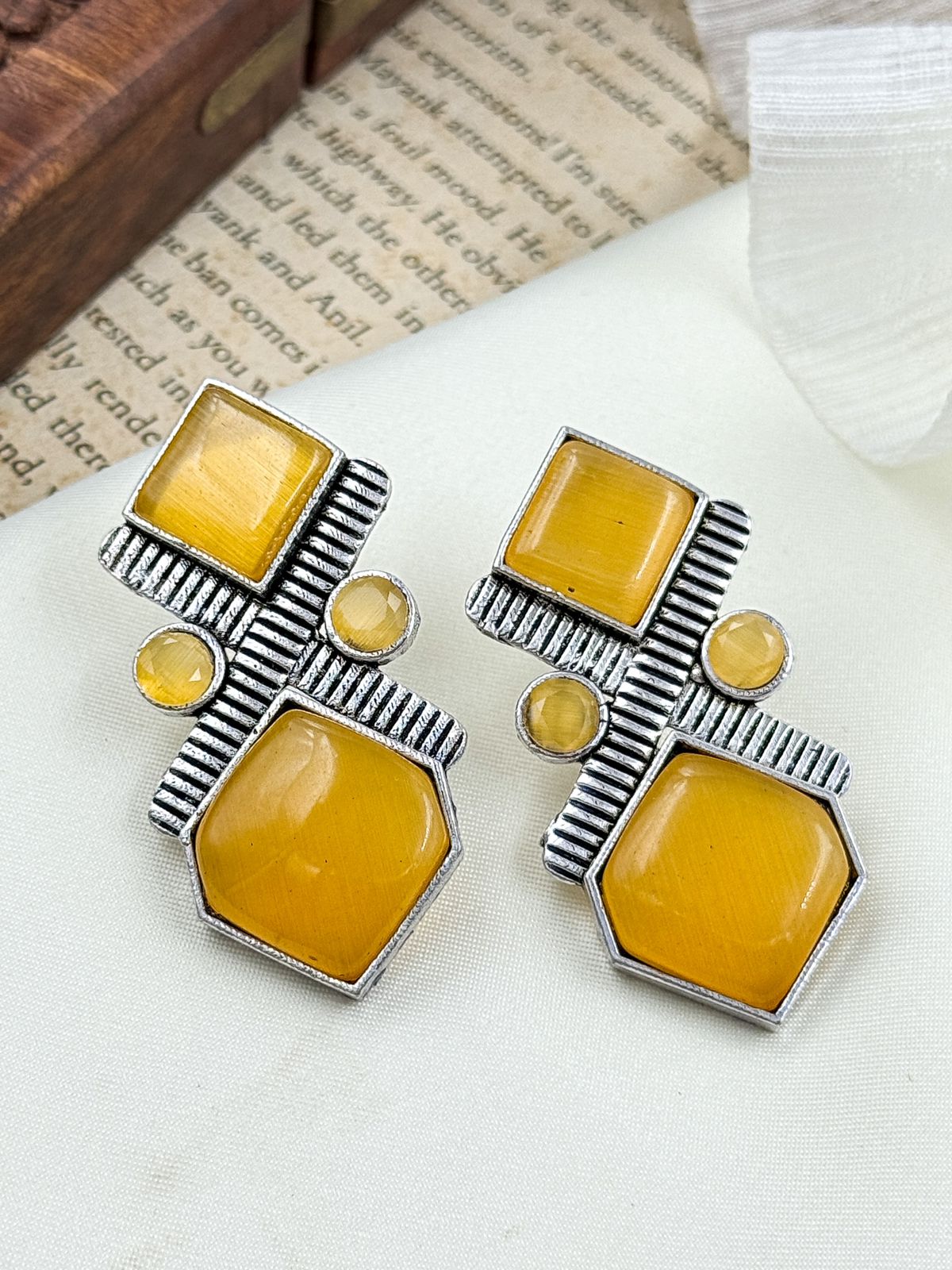 SIYA OXIDISED SILVER MONALISA STONE STUD EARRINGS