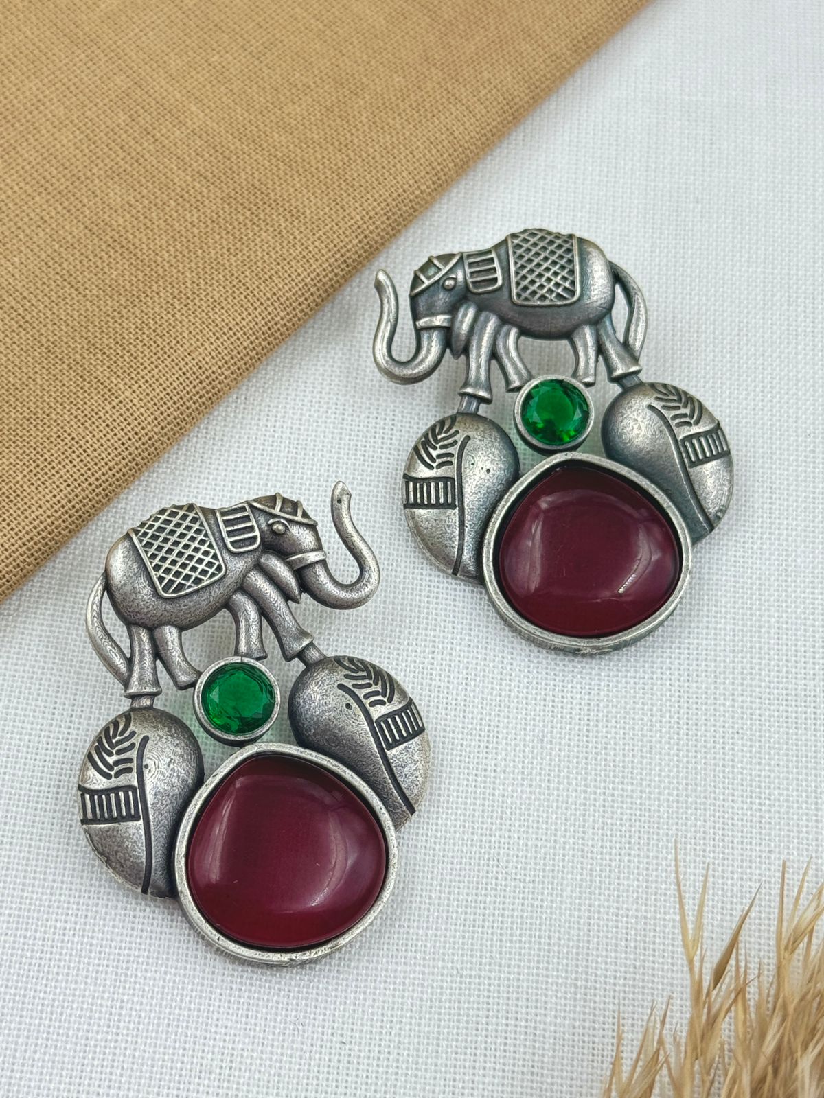 ALMIKA OVERSIZED STUD EARRINGS