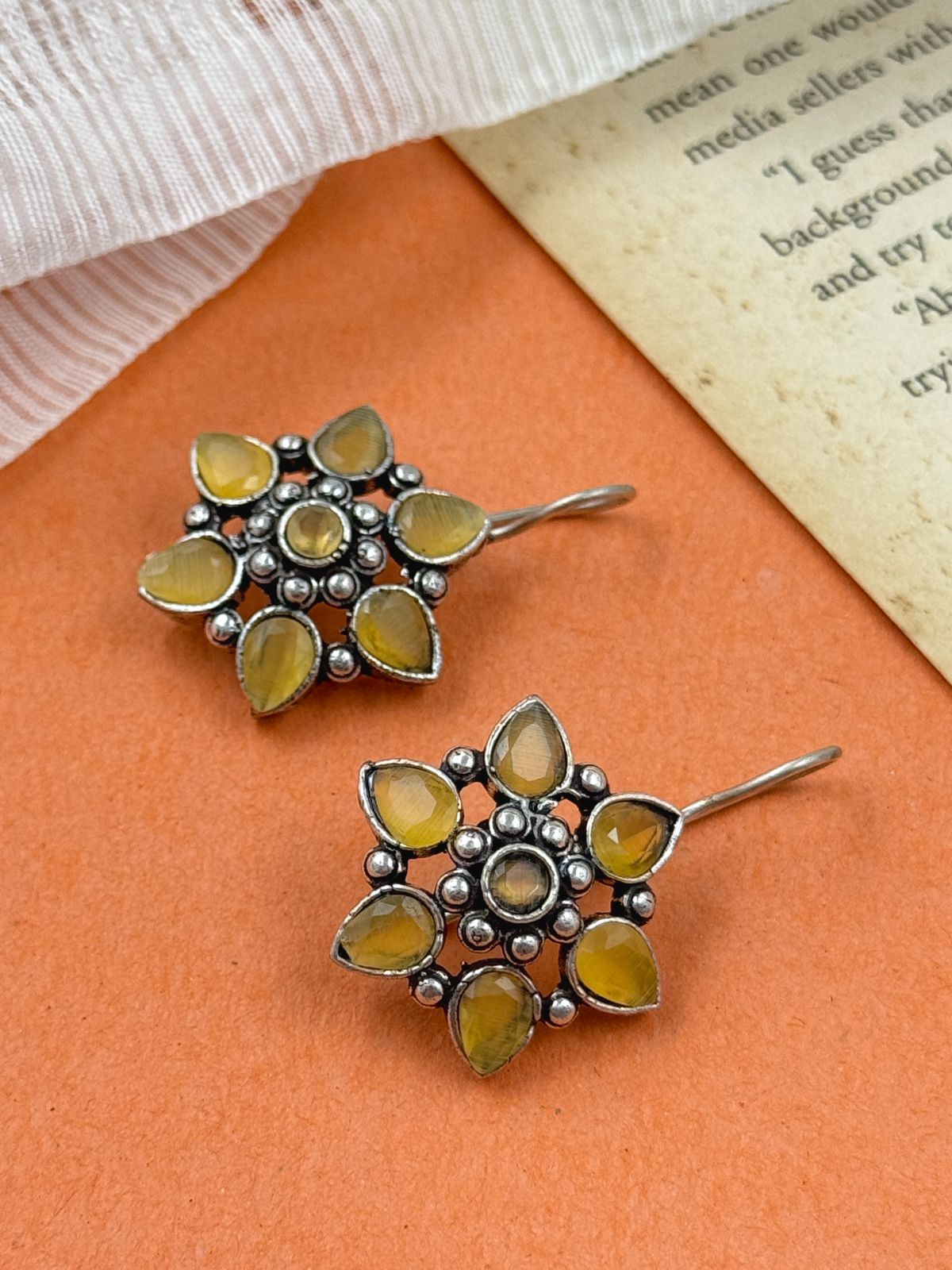 AYAANA STUD EARRINGS
