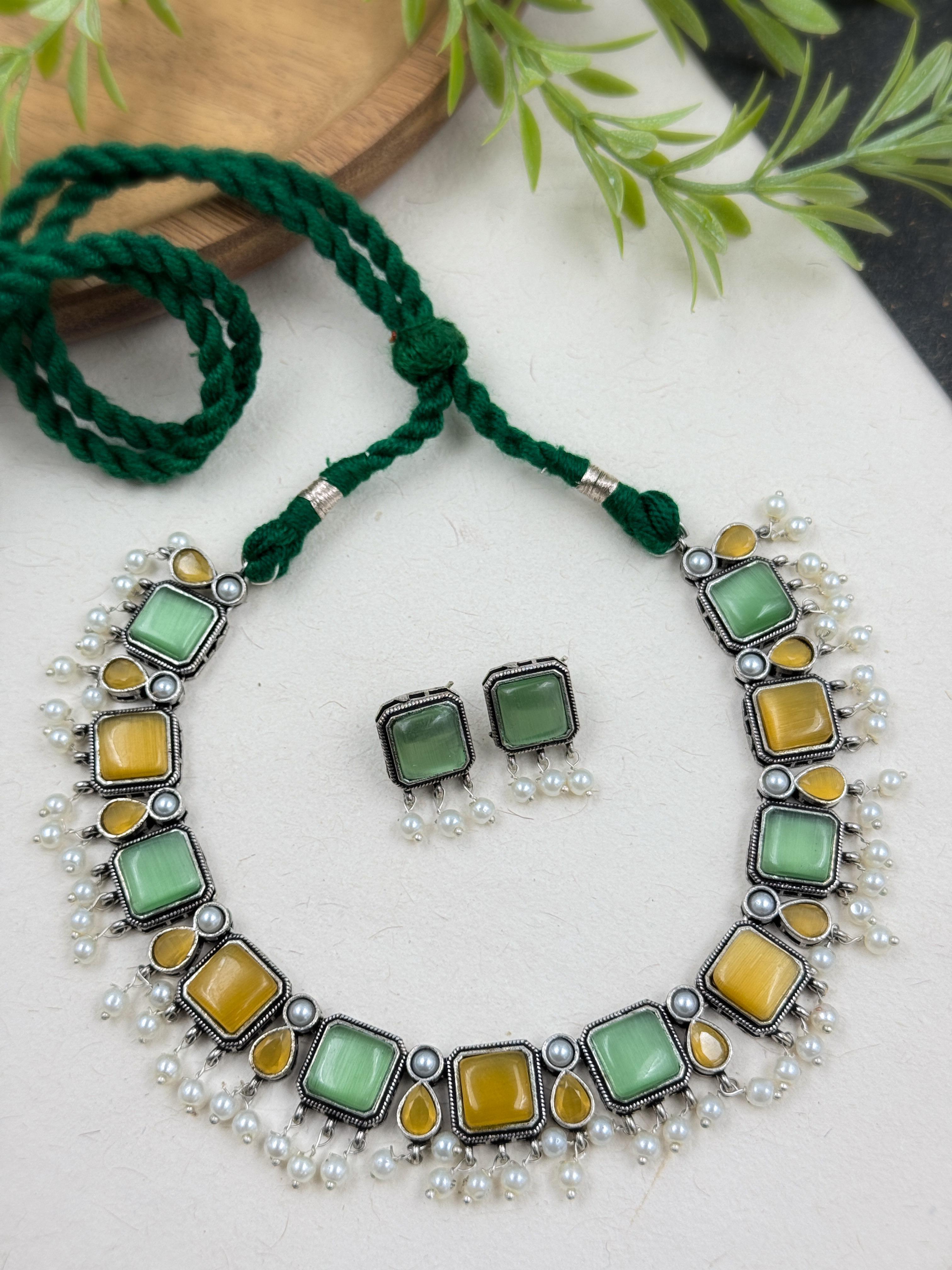 ARRYA STONE NECKLACE SET
