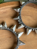 Load image into Gallery viewer, SILVER LOOKALIKE SPIKE BANGLE