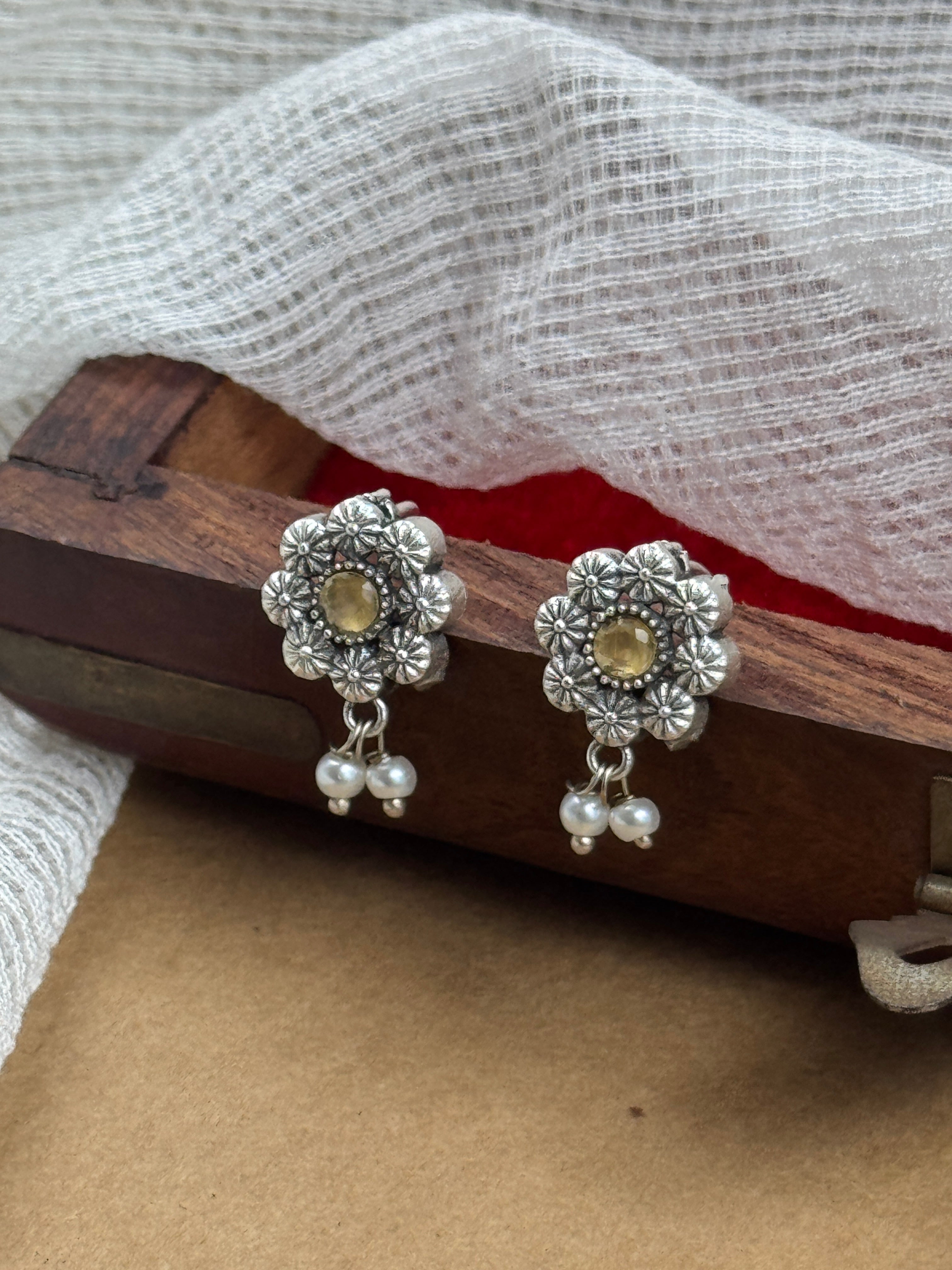 INAAYA STONE NECKLACE SET