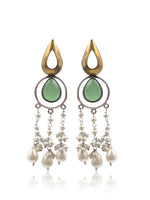 Load image into Gallery viewer, Noir Pearl Stone Earrings