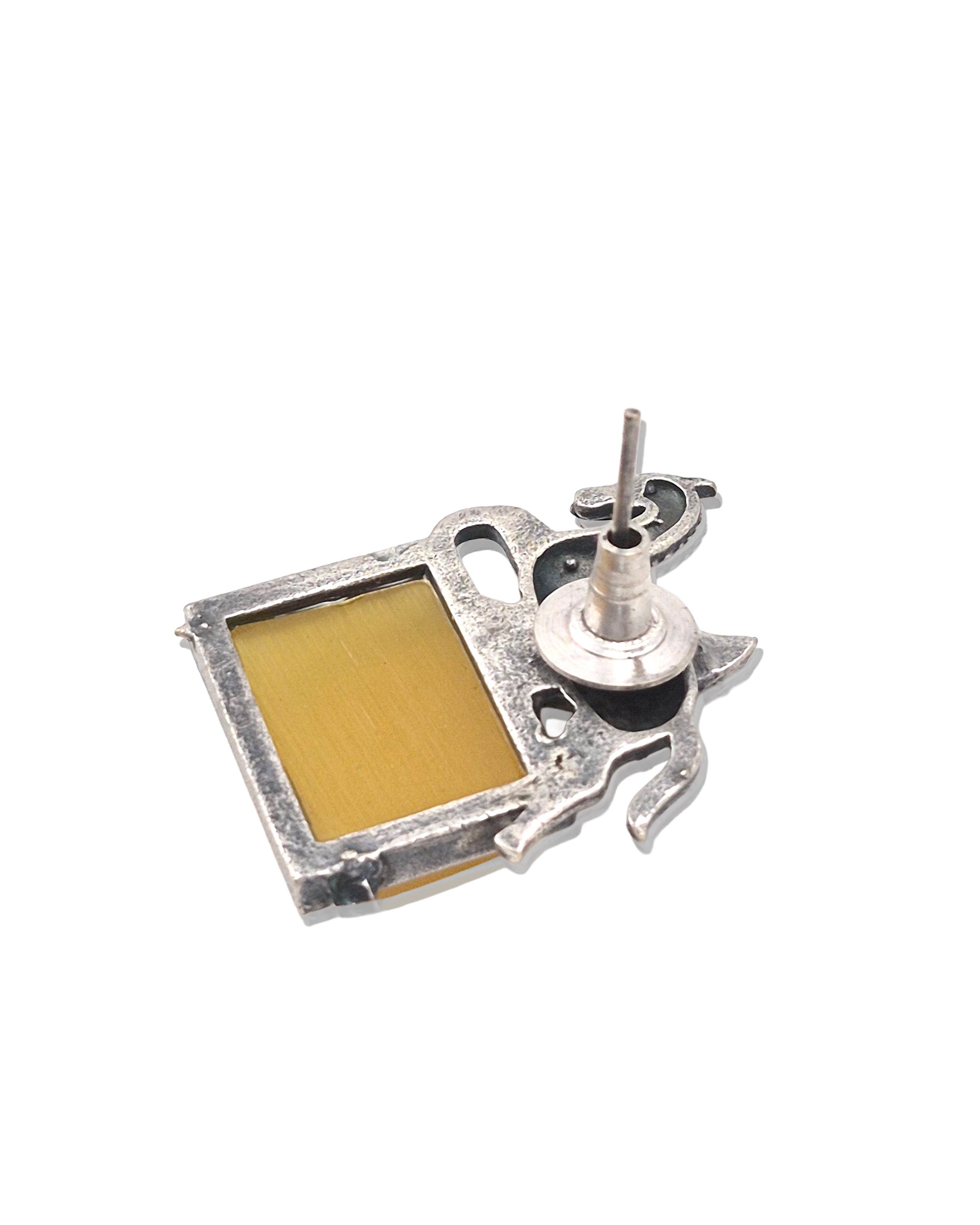 SANVI STONE STUD EARRINGS