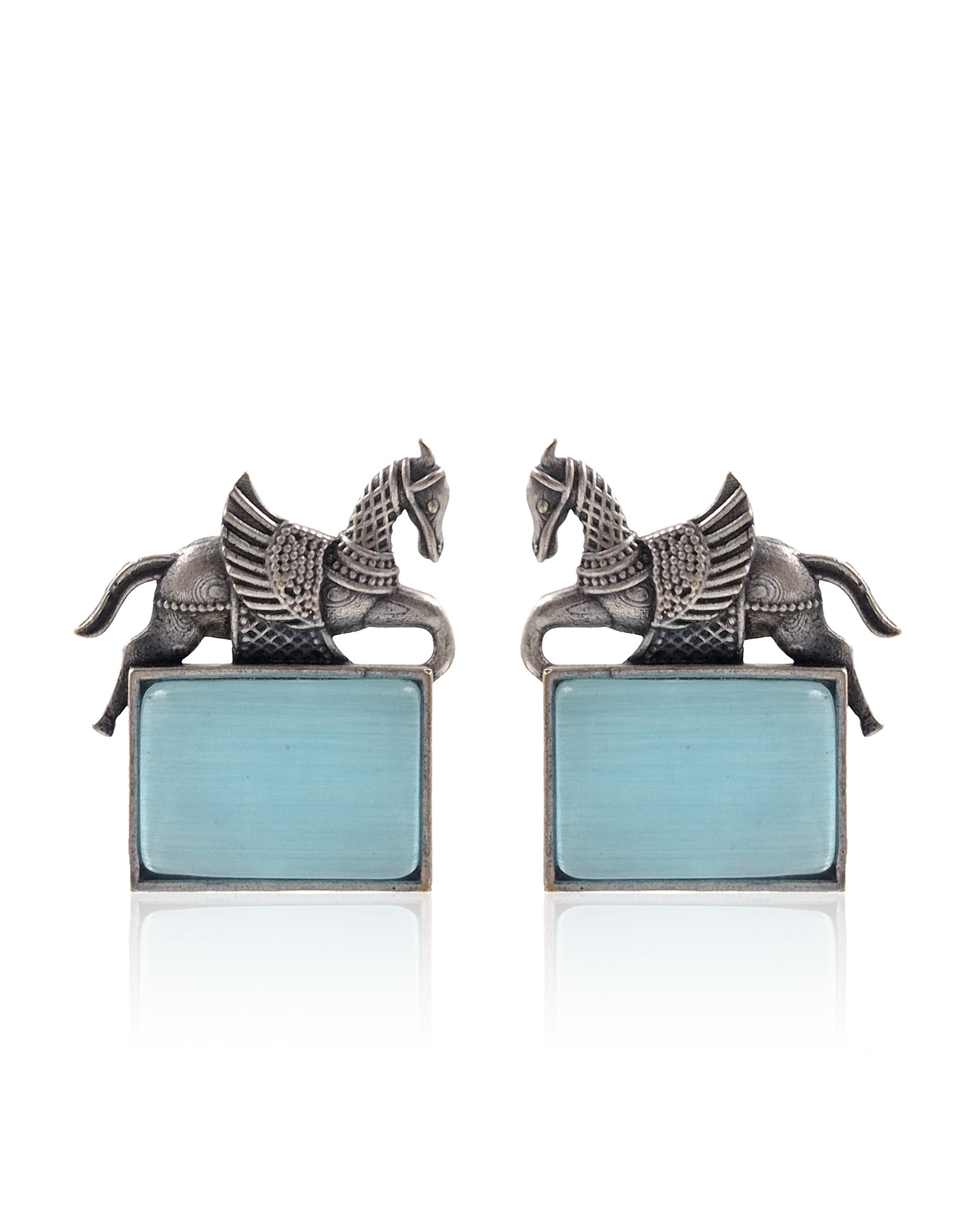 SANVI STONE STUD EARRINGS