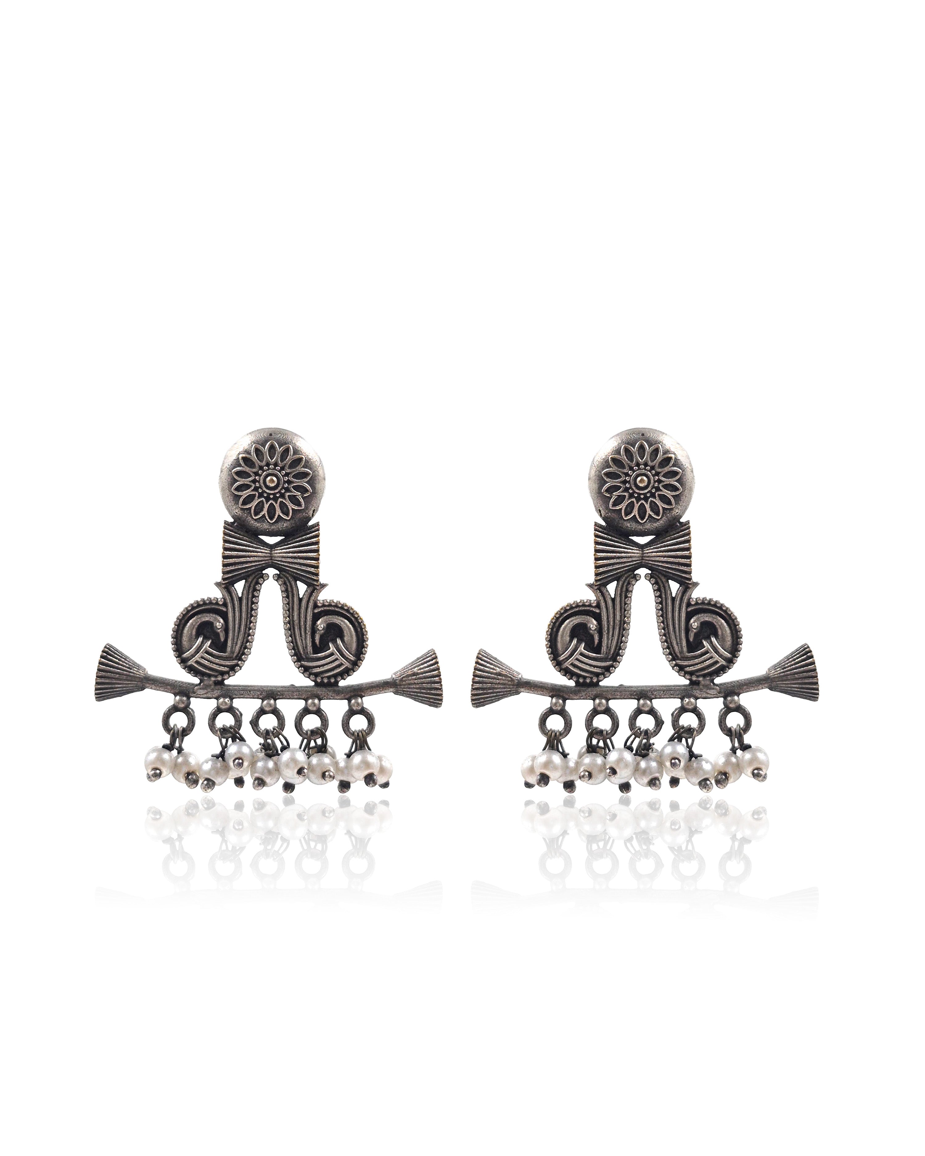 YUVIKA SILVER LOOKALIKE STUD EARRINGS