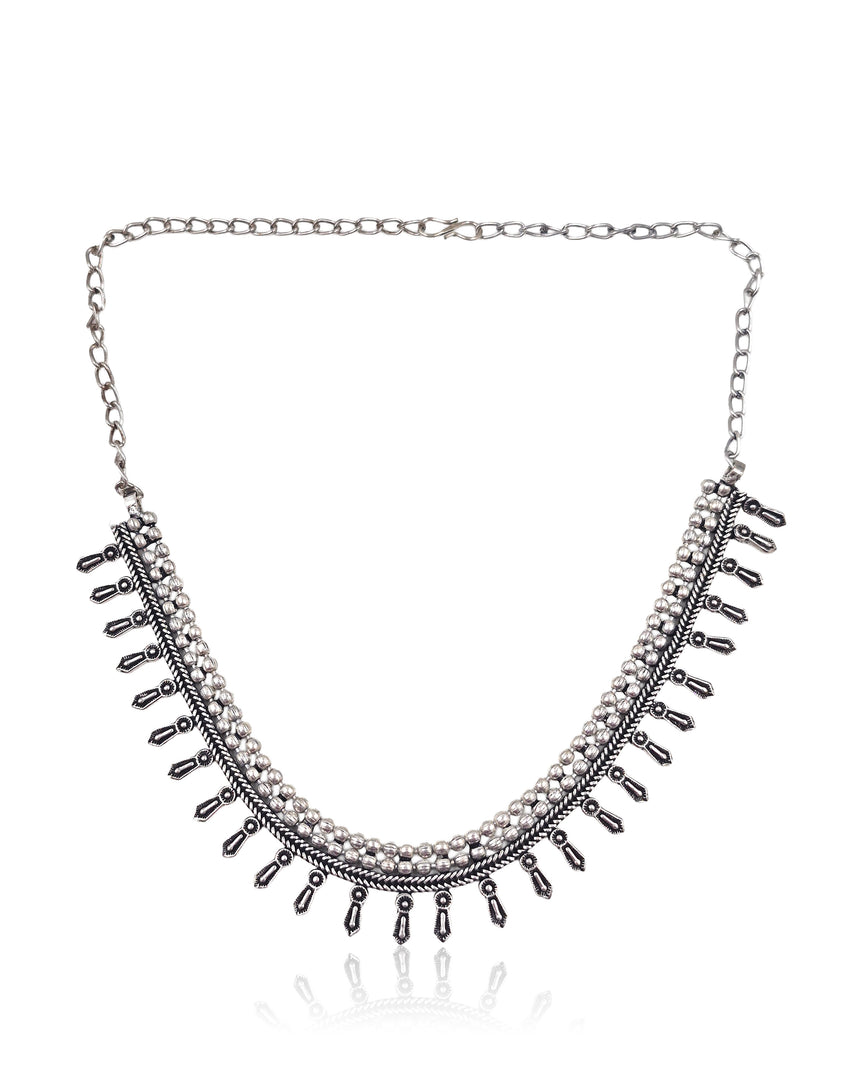 PRINCESS BRASS MATERIAL SHORT NECKLACE