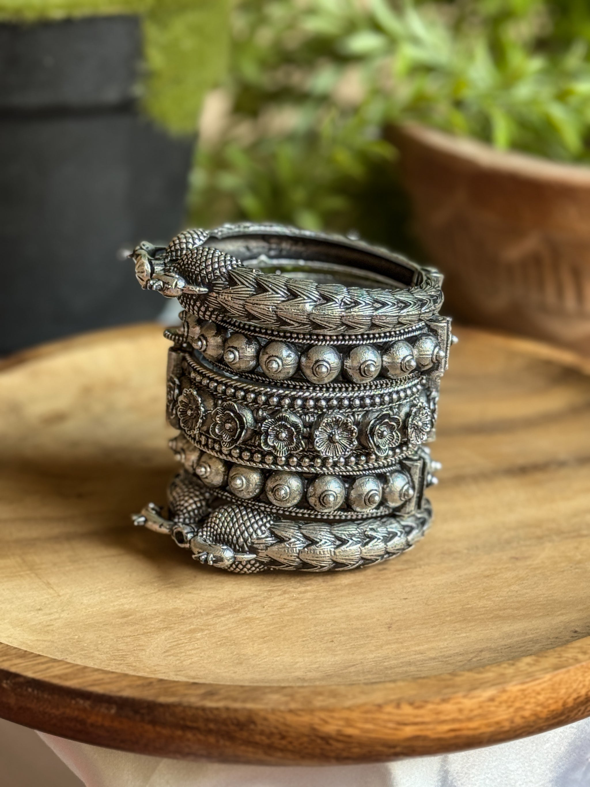 SILVER LOOKALIKE BANGLE STACK