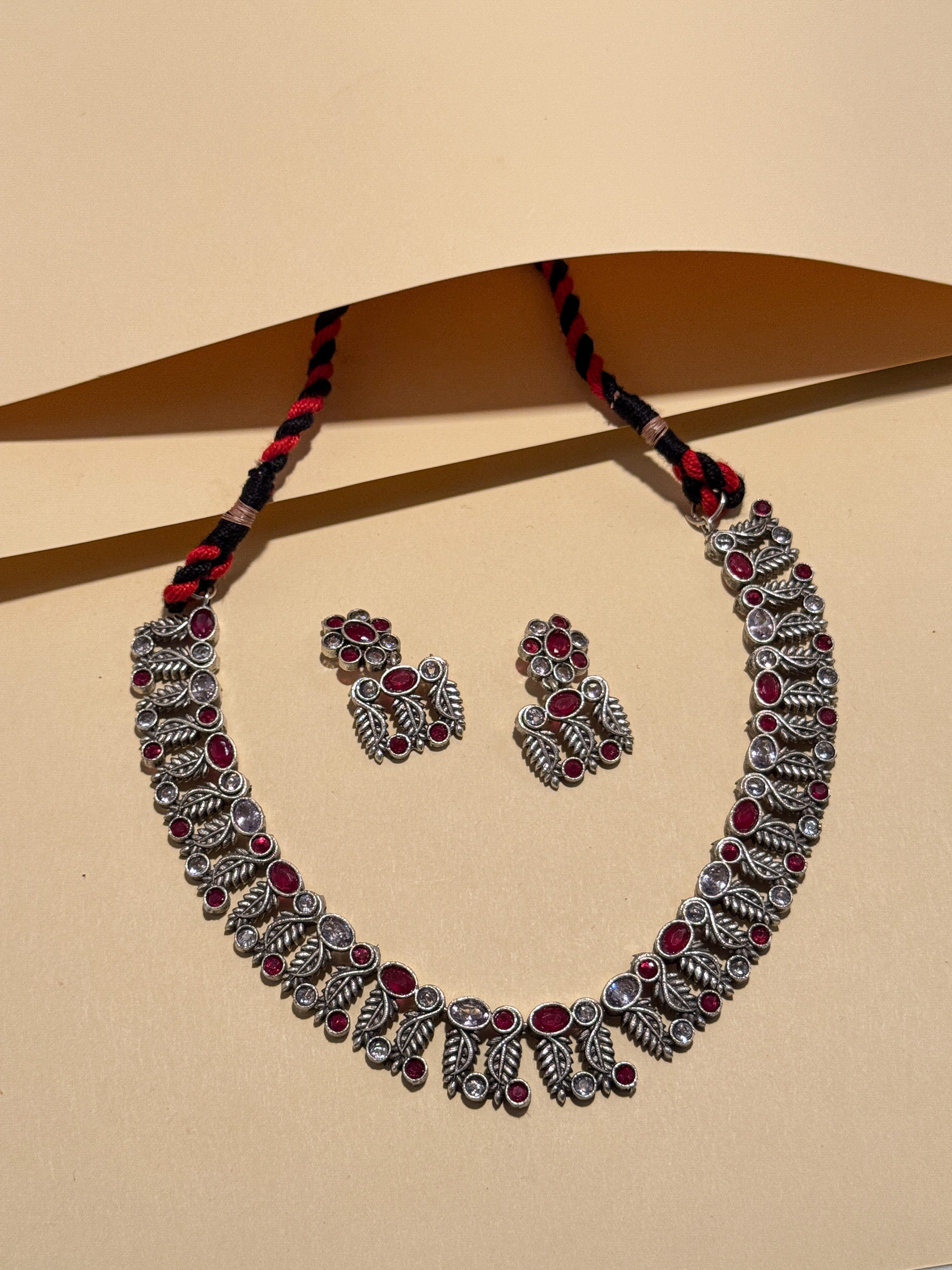 NAVYA STONE NECKLACE SET
