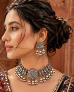 Load image into Gallery viewer, Harini Stone Necklace Set