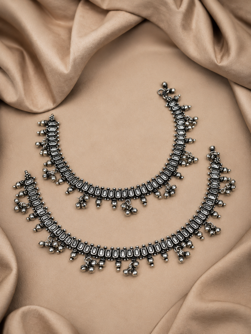 Aarohi Designer Oxidised Silver Anklet
