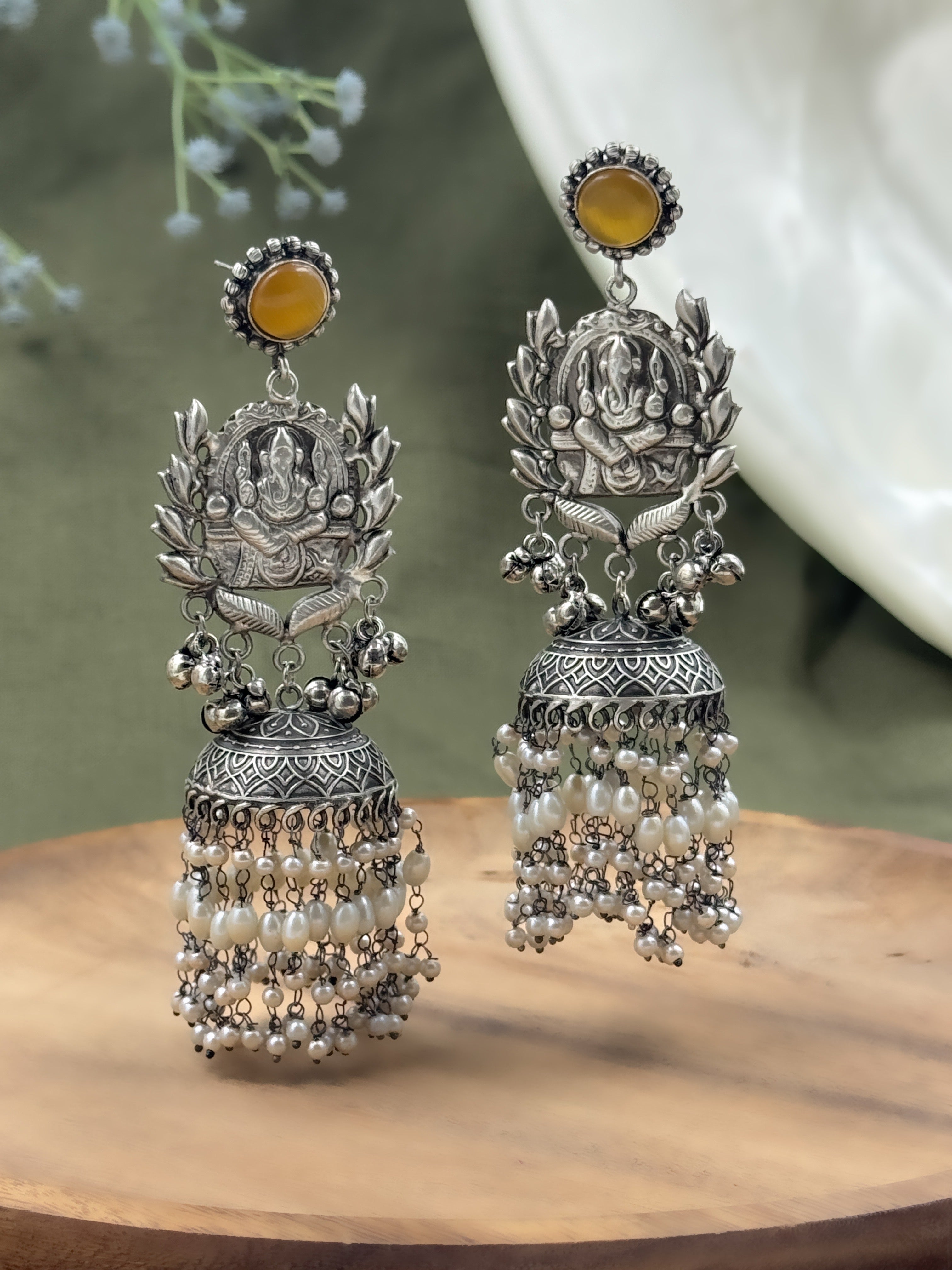 KIRTI HANDMADE EARRING