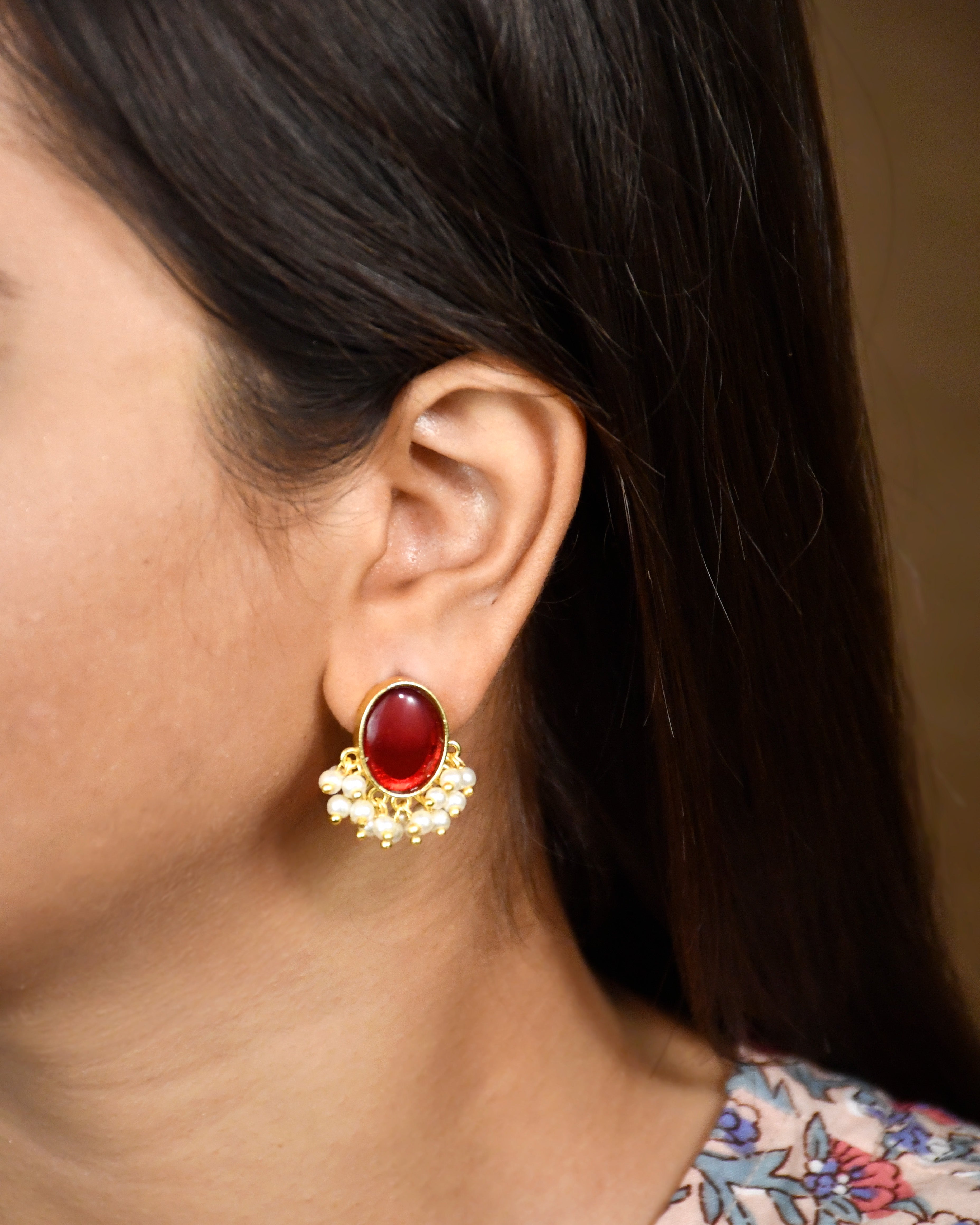 Roohi Golden Stud Earrings