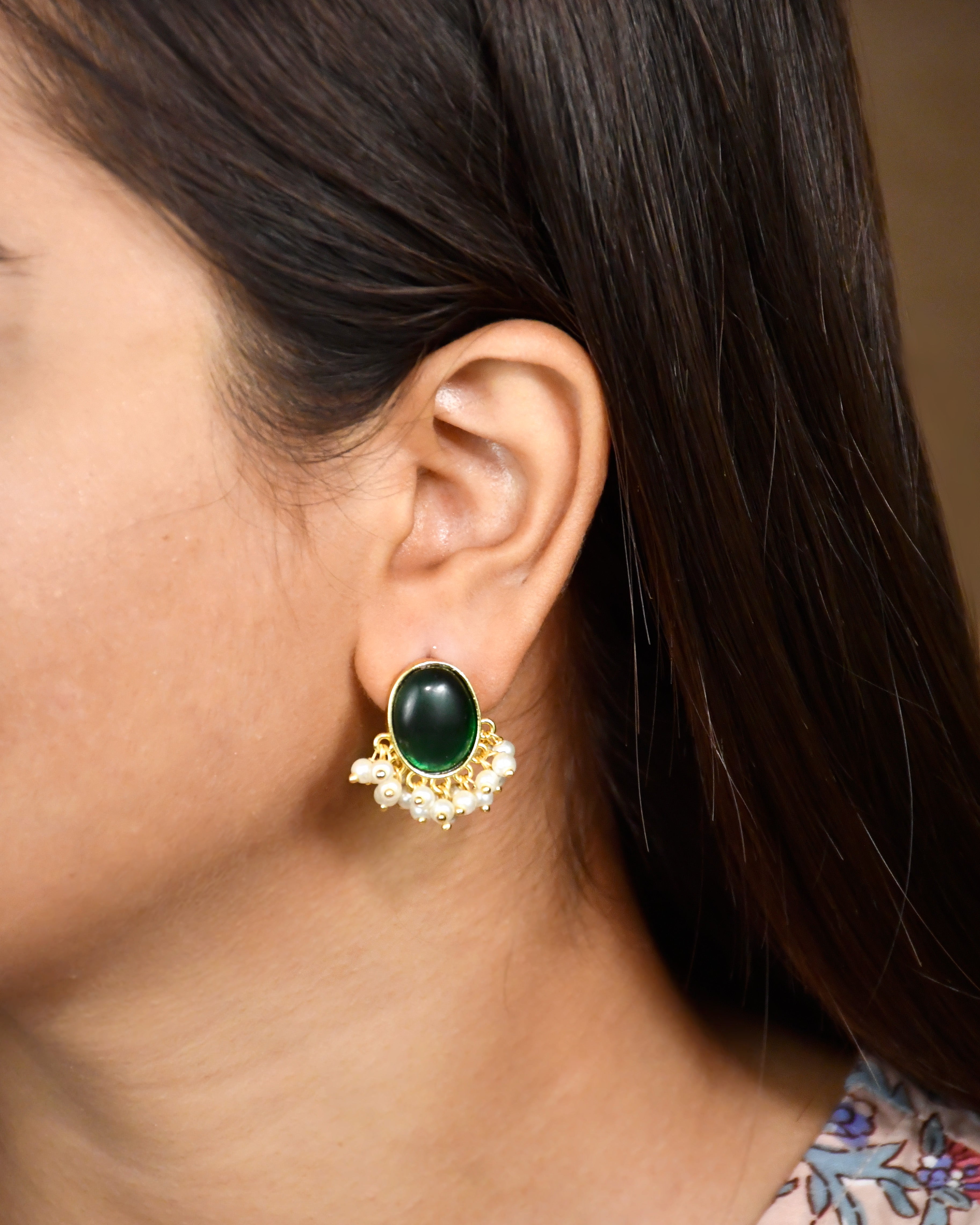 Roohi Golden Stud Earrings