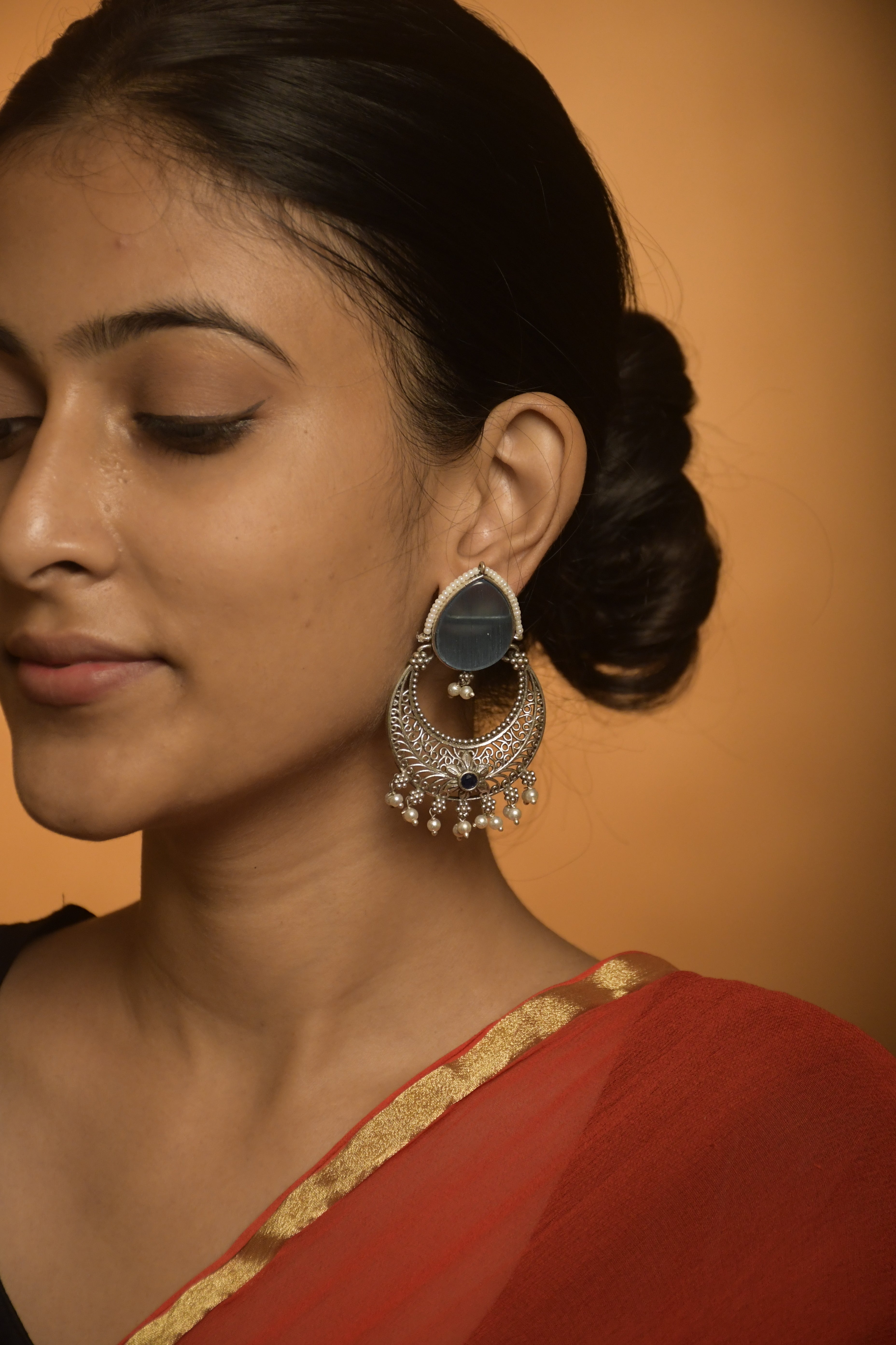NIYA STONE DANGLER EARRINGS